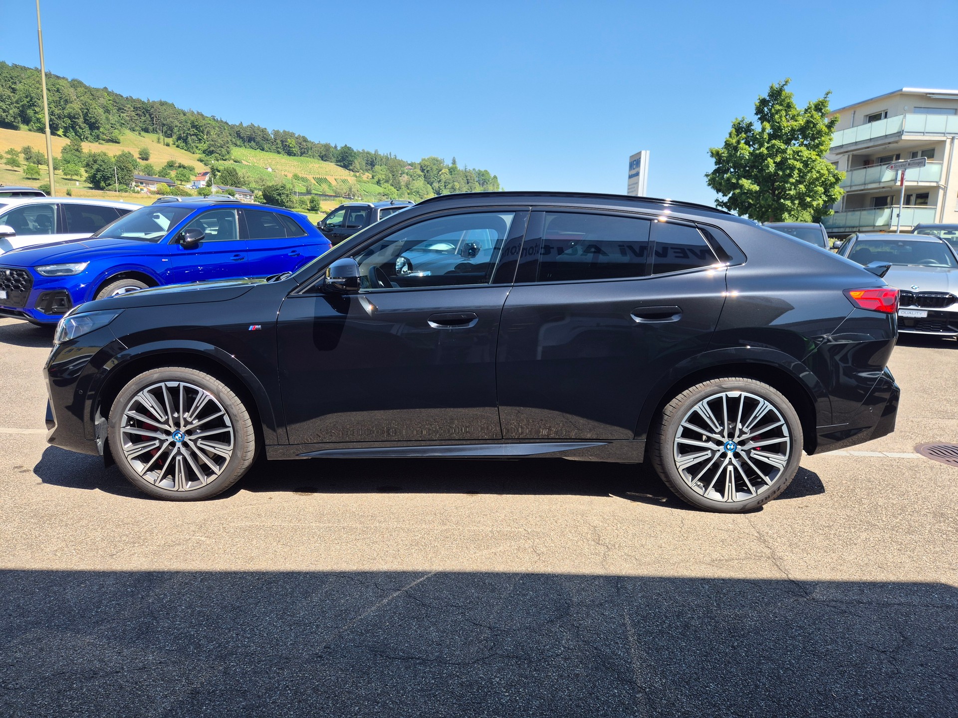 BMW iX2 xDrive 30 M Sport Pro-image-7