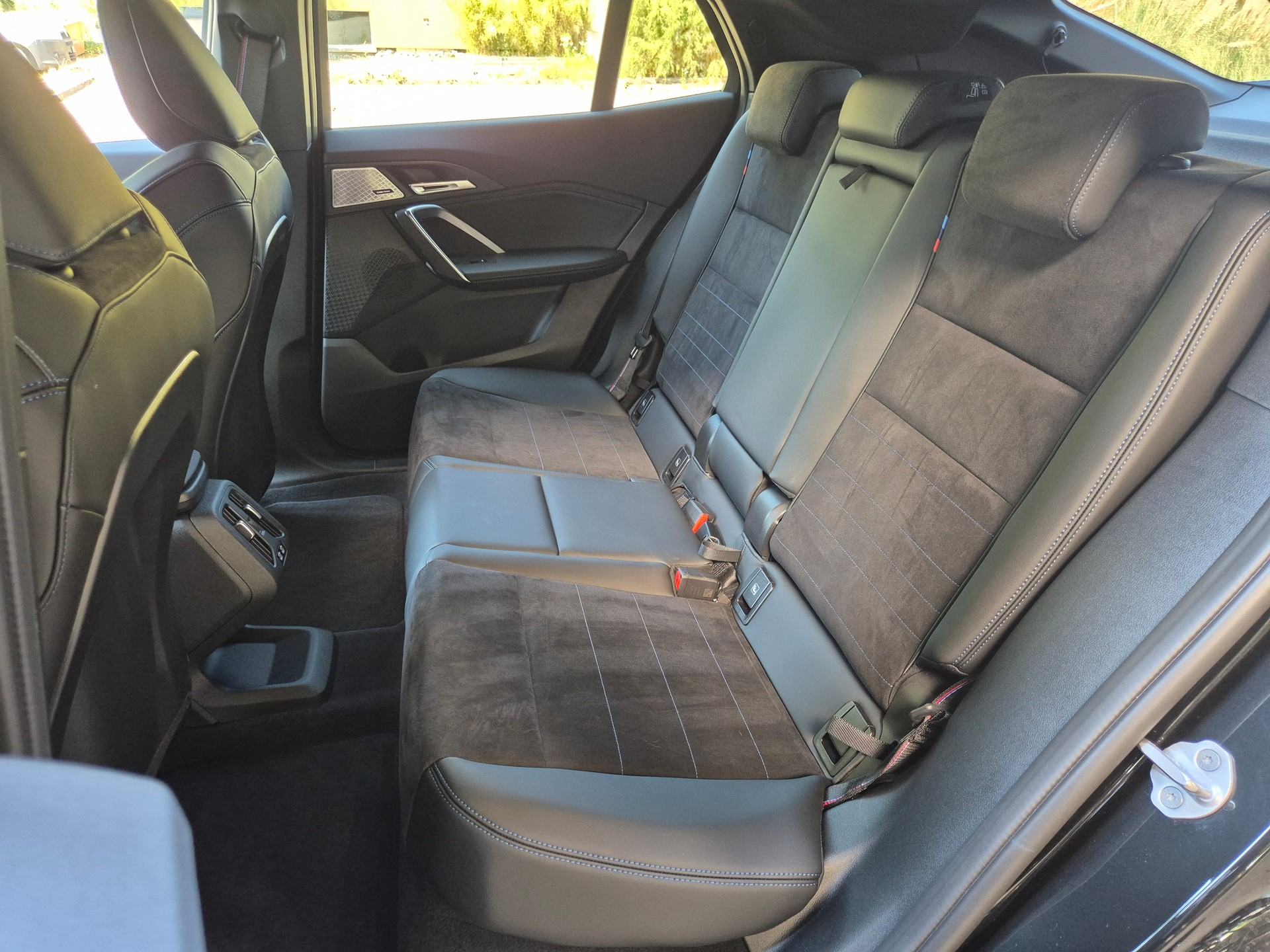 BMW iX2 xDrive 30 M Sport Pro-image-16