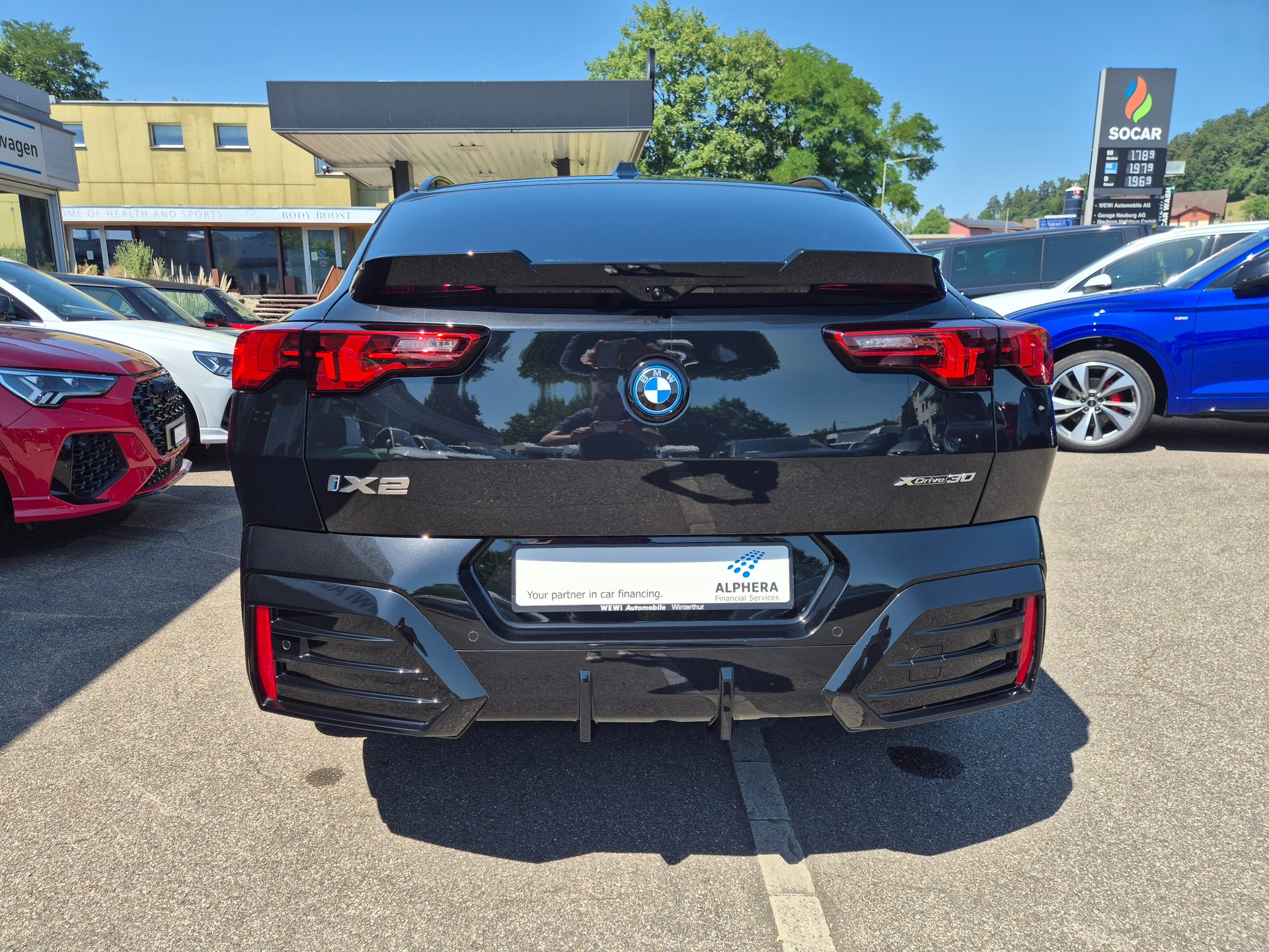 BMW iX2 xDrive 30 M Sport Pro-image-5