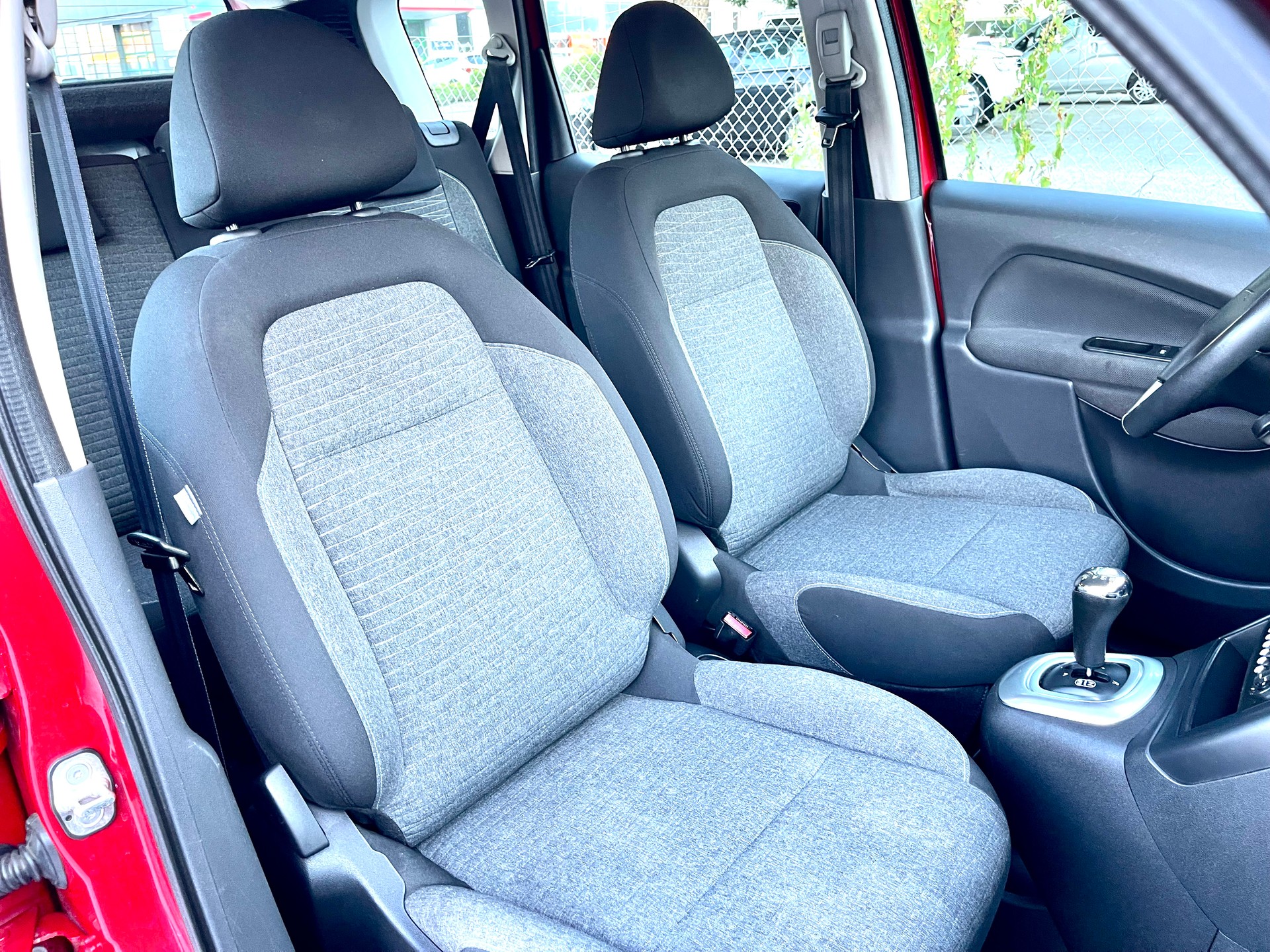 CITROEN C3 Picasso 1.6i 16V Exclusive EGS6-image-24