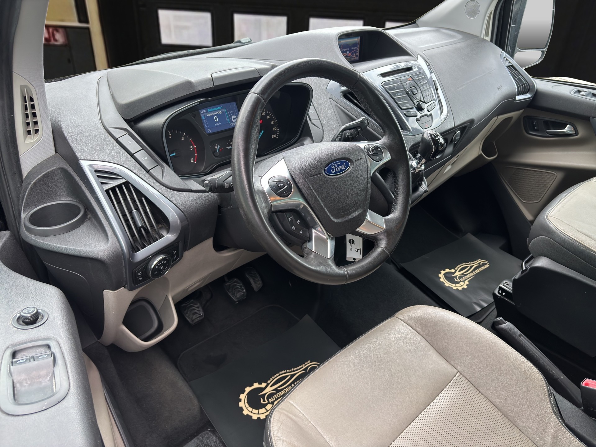 FORD Tourneo C Bus 310 L1 2.0 TDCi 170 Titanium-image-8