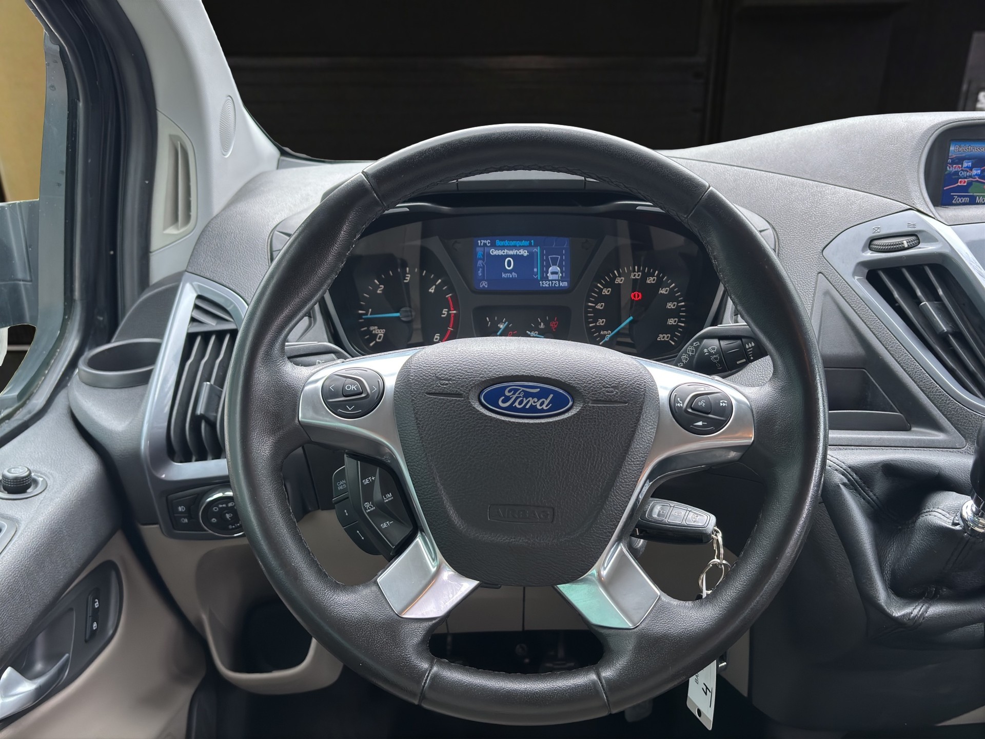 FORD Tourneo C Bus 310 L1 2.0 TDCi 170 Titanium-image-11