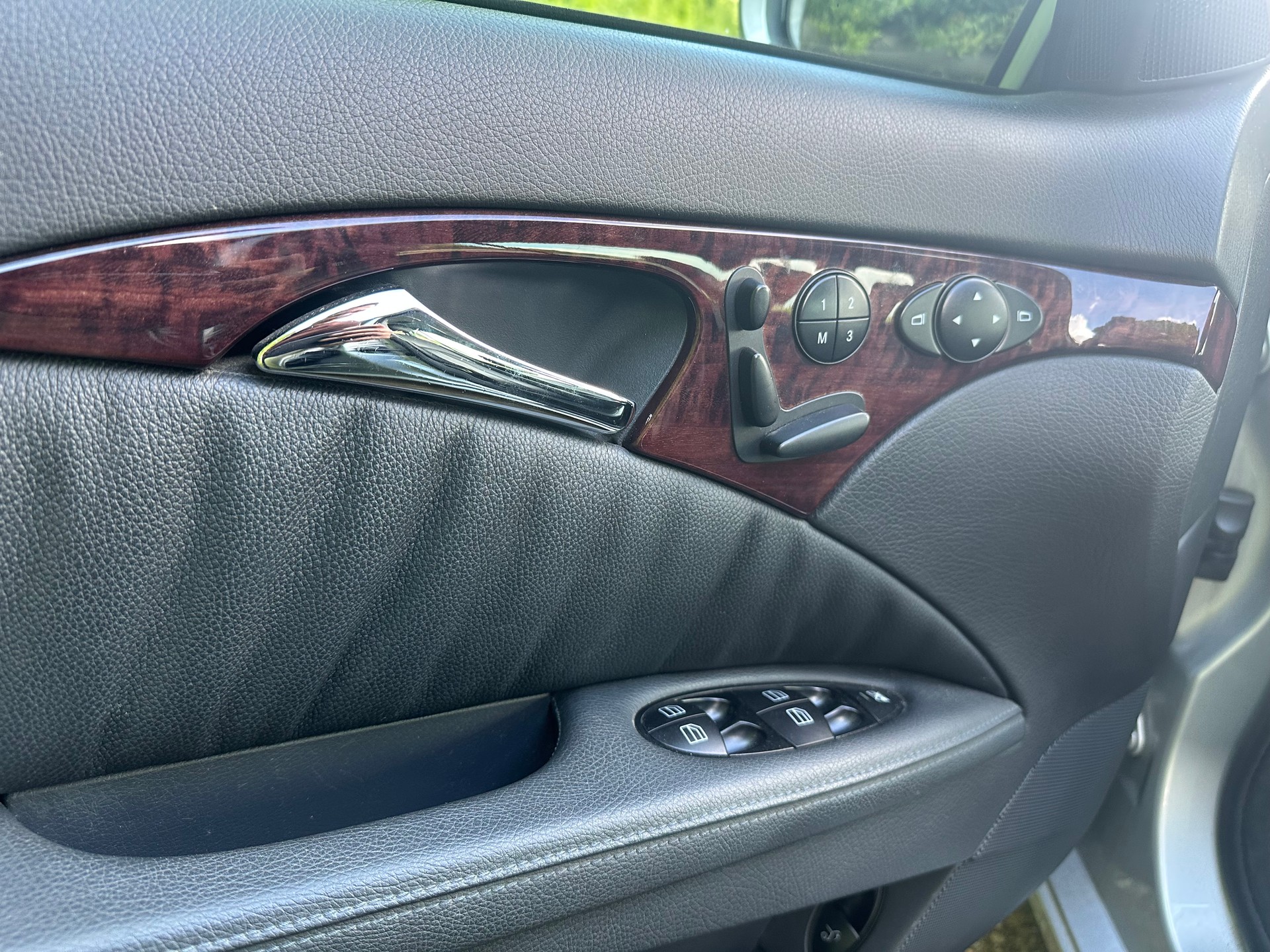 MERCEDES-BENZ E 280 CDI Avantgarde 4Matic Automatic-image-6
