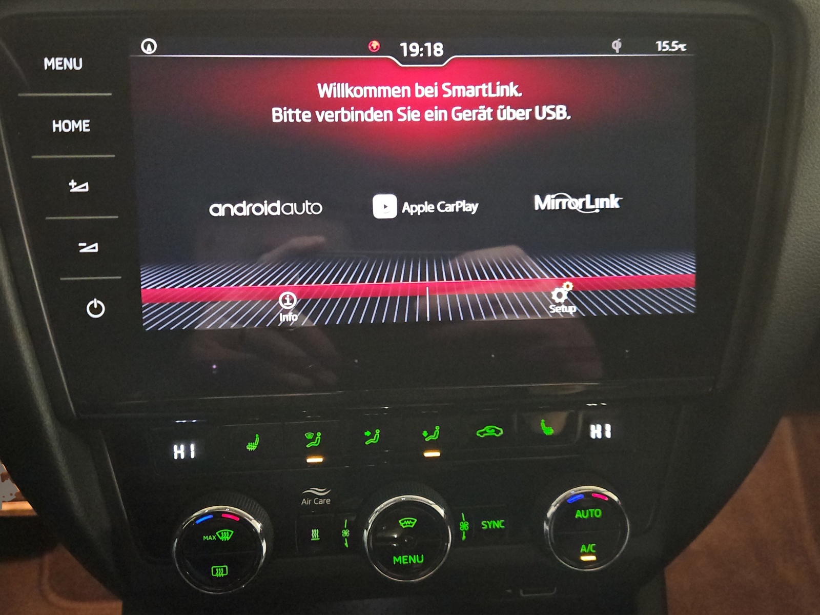 SKODA Octavia Combi 2.0 TDI Scout 4x4 DSG-image-16