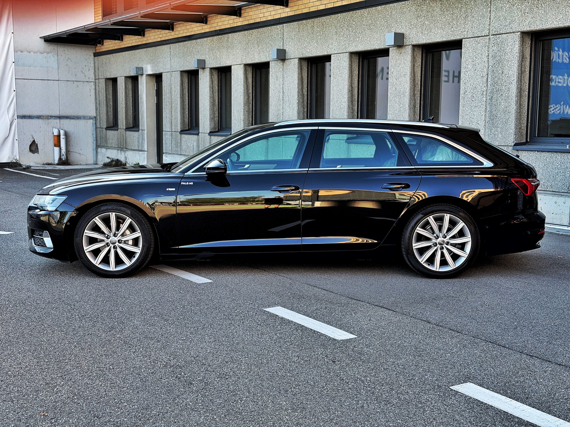 AUDI A6 Avant 40 TDI Sport quattro S-tronic-showroom-element-1