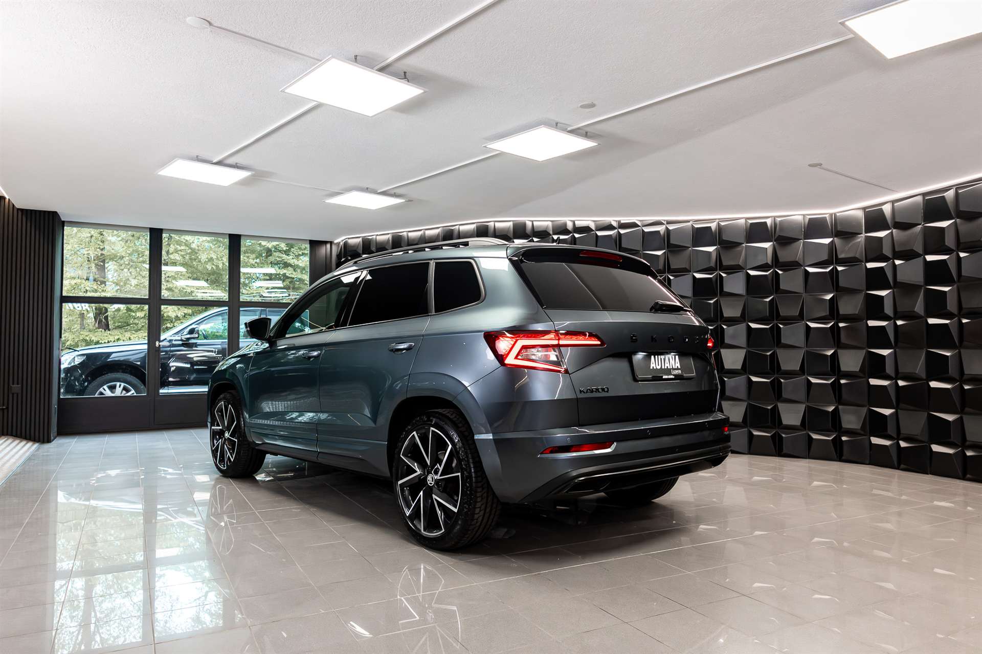 SKODA Karoq 2.0 TDI SCR SportLine 4x4 DSG-showroom-element-2