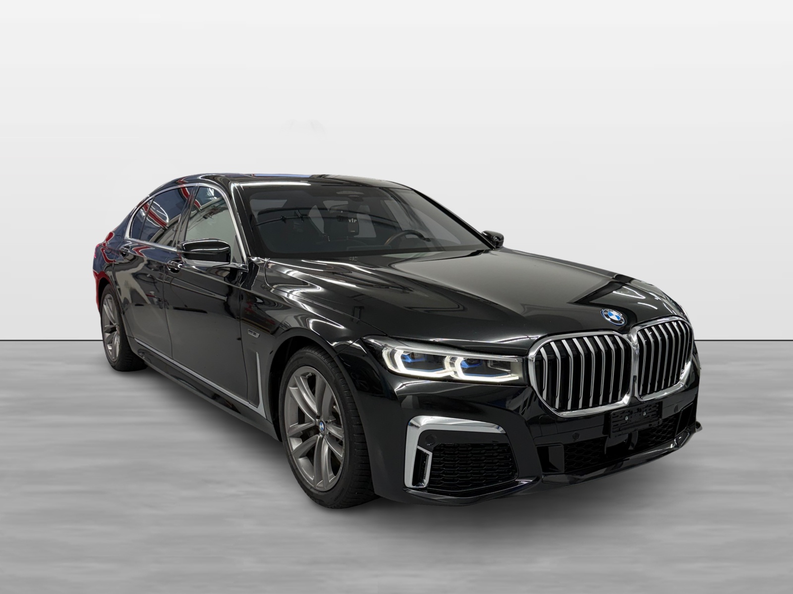 BMW 745Le xDrive M Sport Steptronic-showroom-element-2