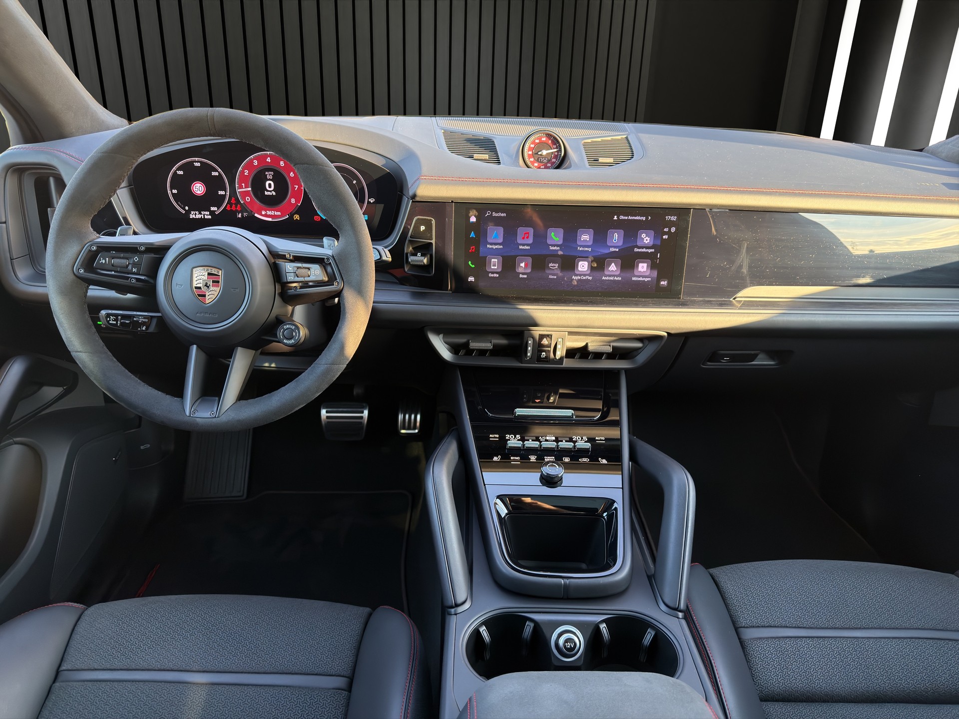 PORSCHE Cayenne GTS-image-13