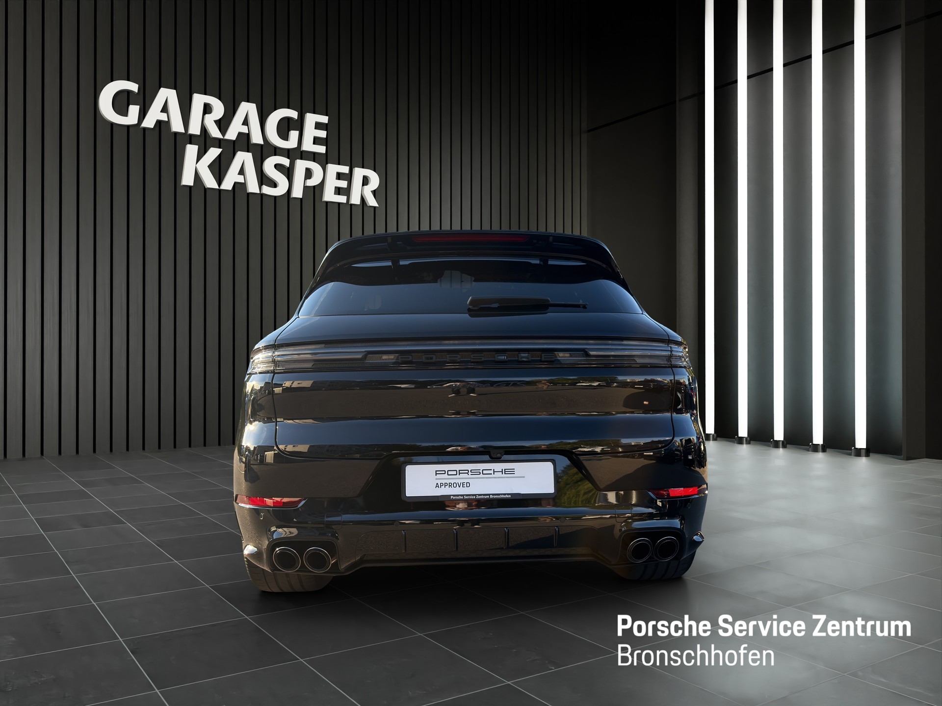 PORSCHE Cayenne-showroom-element-3