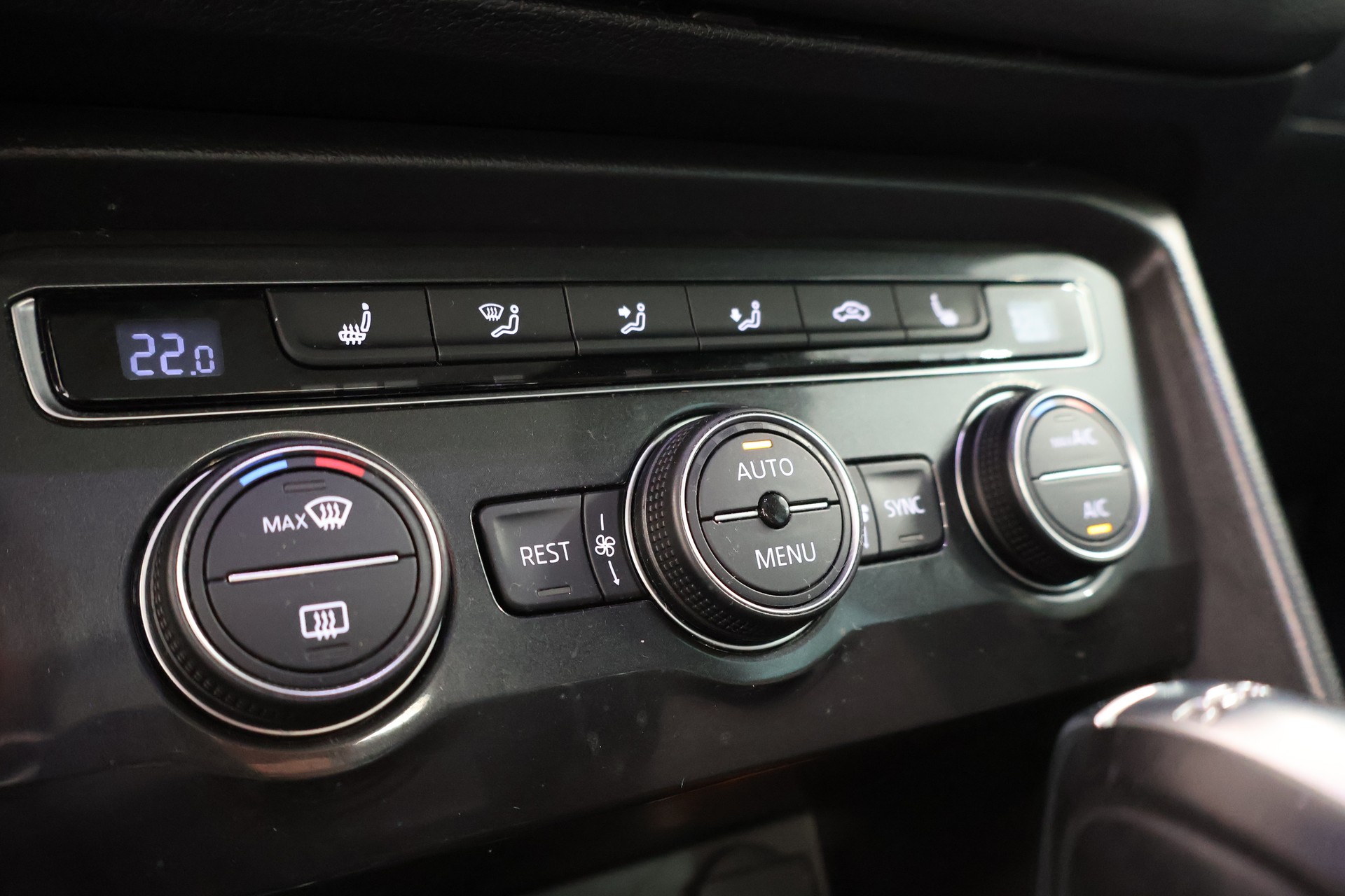VW Tiguan 2.0TSI Highline 4Motion DSG-image-24