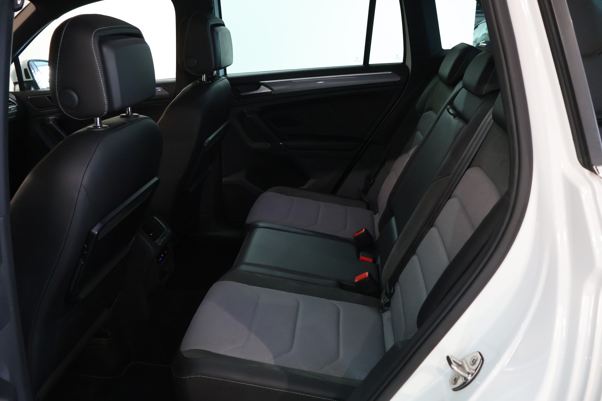 VW Tiguan 2.0TSI Highline 4Motion DSG-image-11