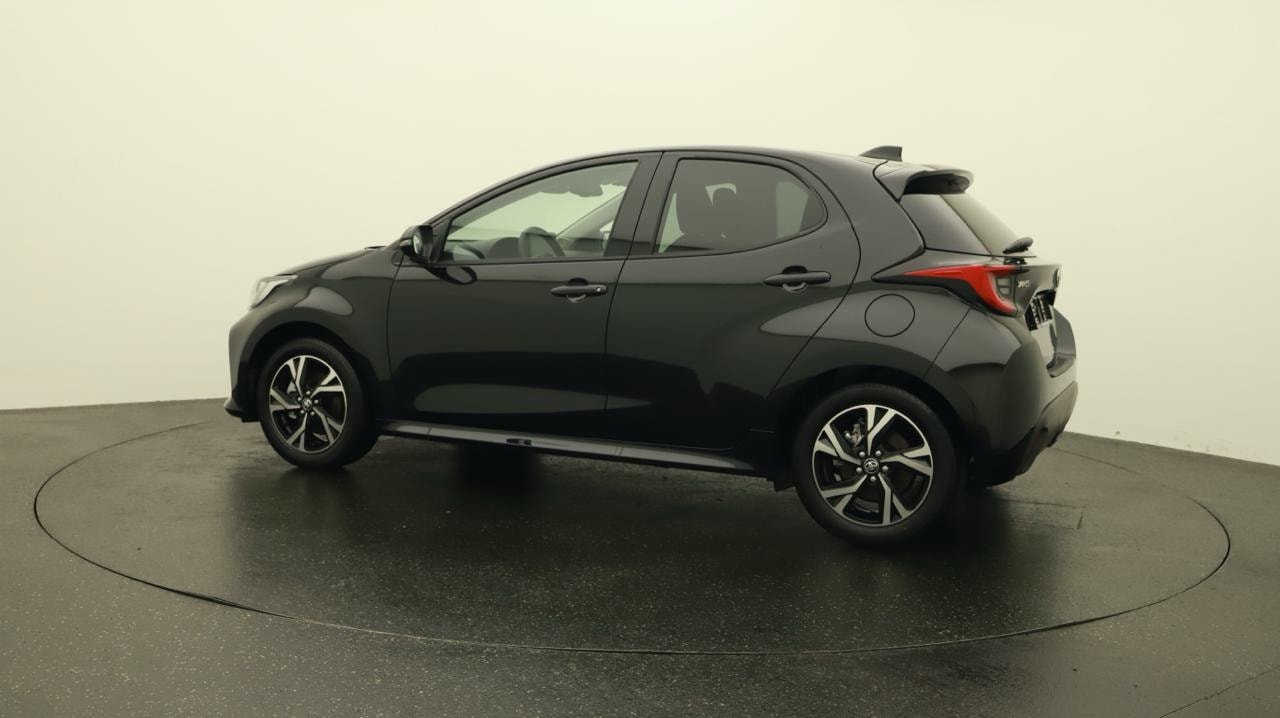 TOYOTA Yaris 1.5 Sport e-CVT-showroom-element-2
