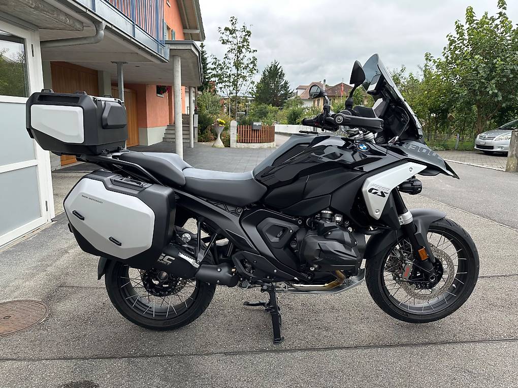 BMW R 1300 GS-image-1