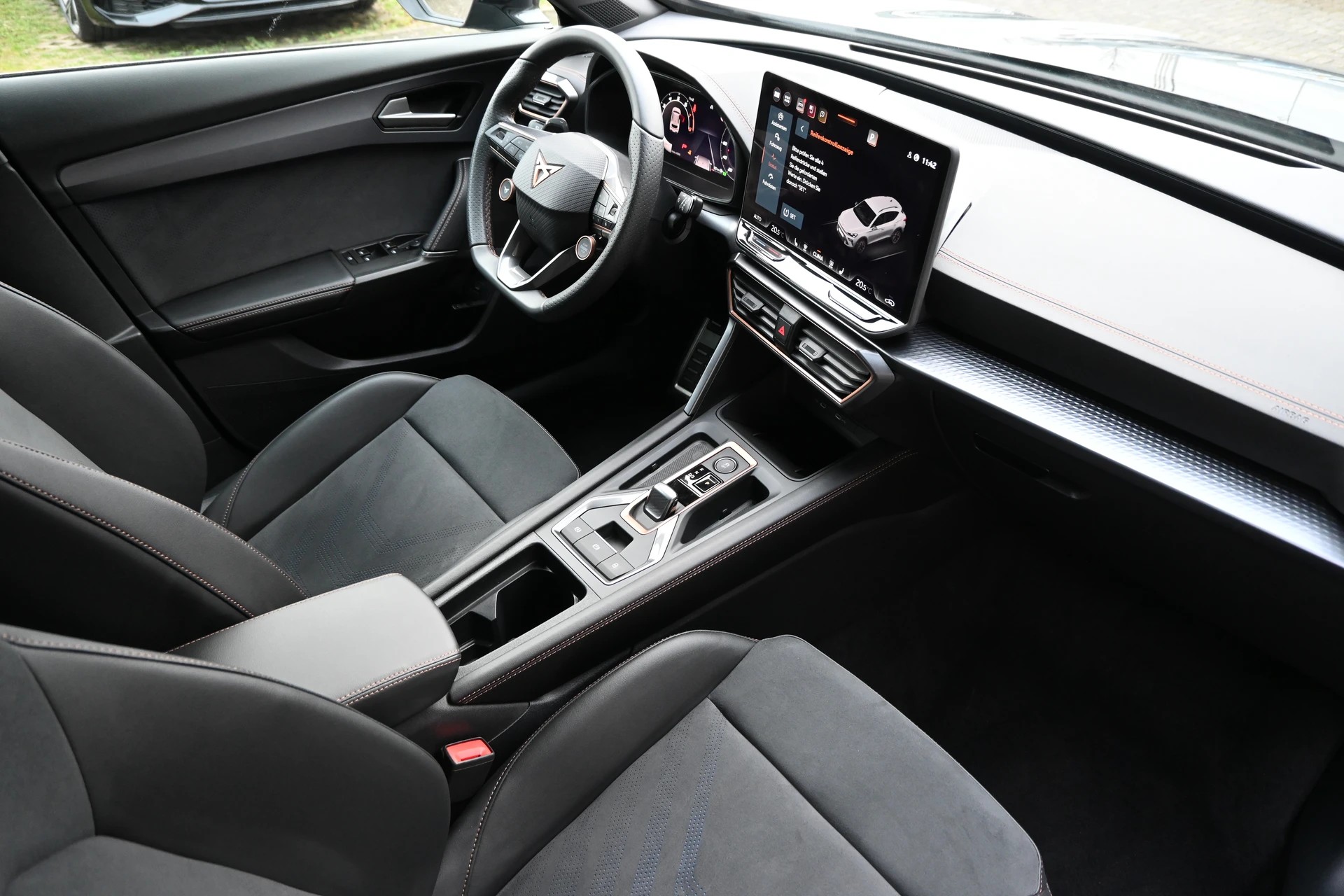 CUPRA Formentor 2.0TSI VZ 4Drive DSG 333PS + AHK 1800kg-image-9