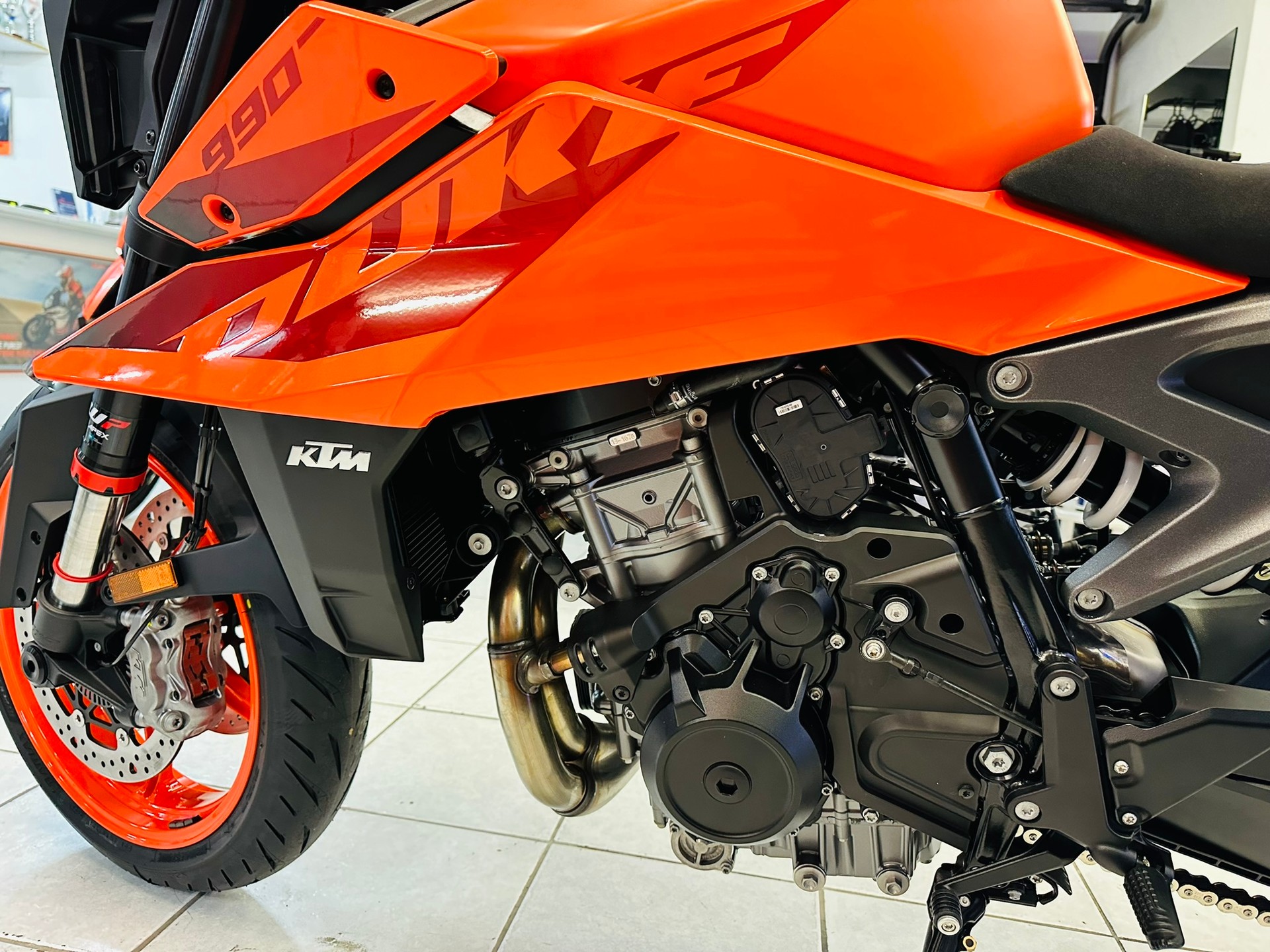 KTM 990 Duke-image-7