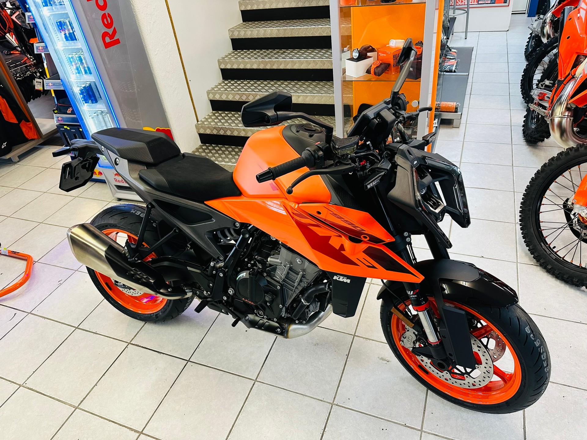KTM 990 Duke-image-9