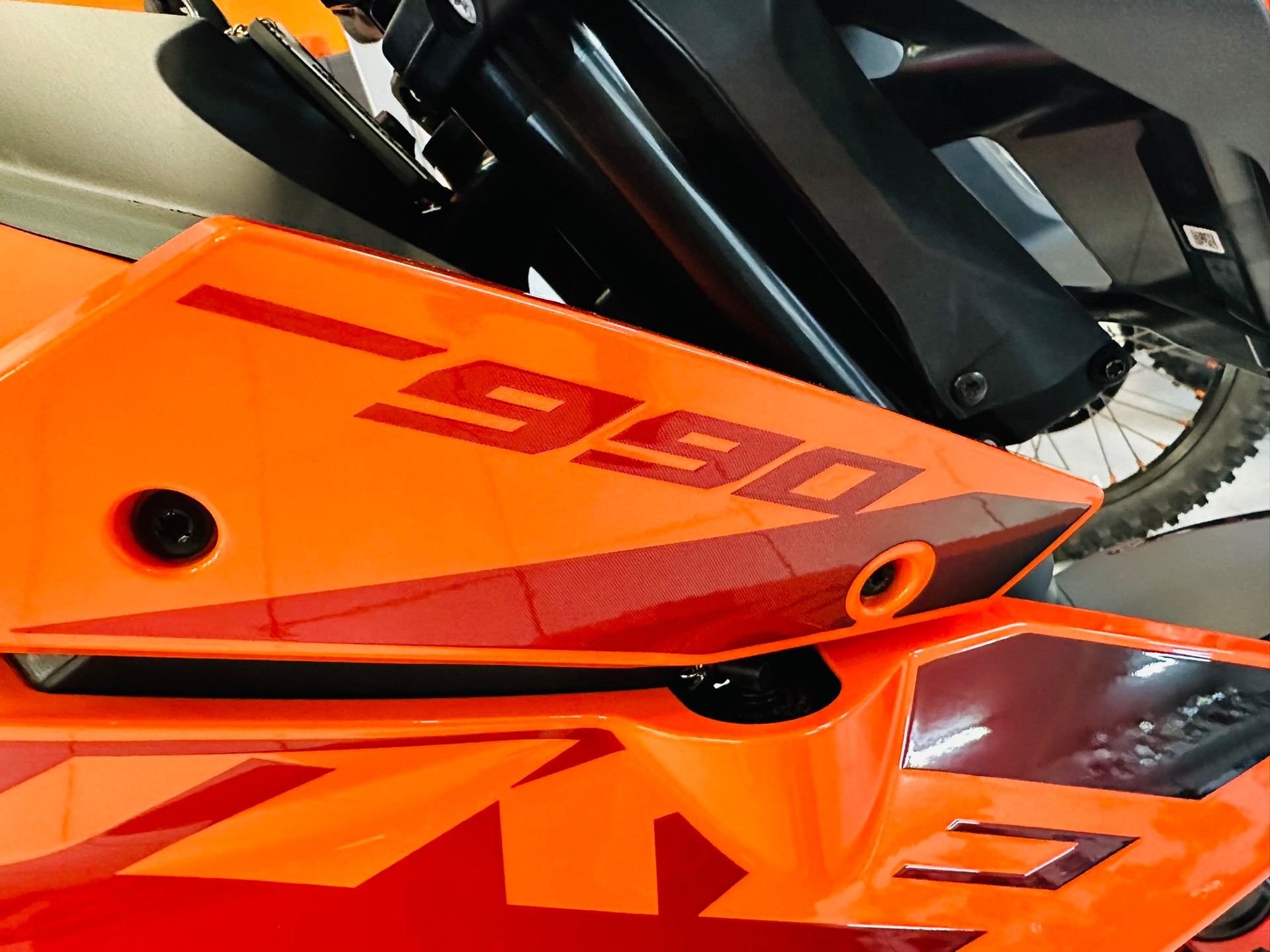 KTM 990 Duke-image-2