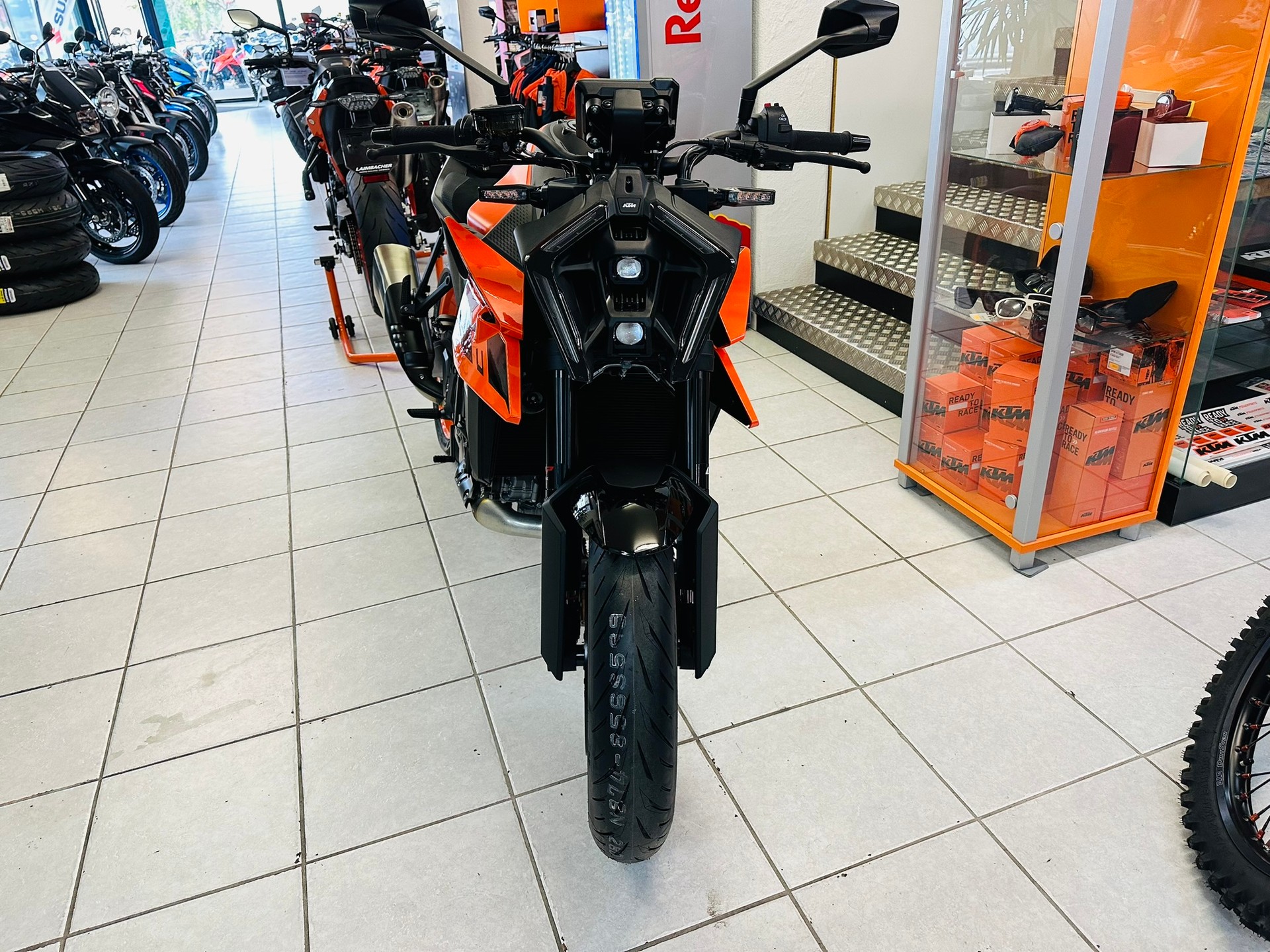 KTM 990 Duke-image-1