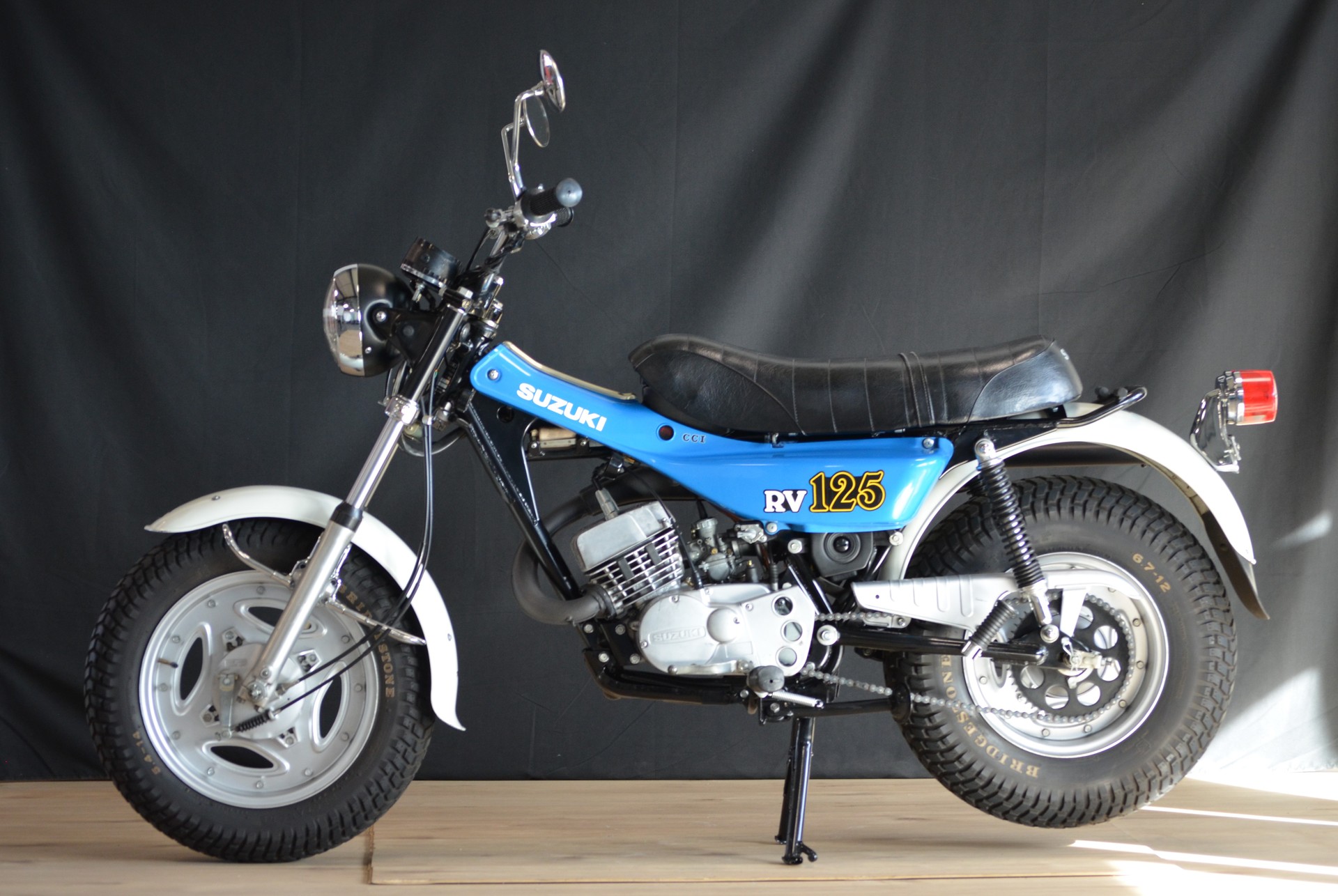 SUZUKI RV 125-image-2