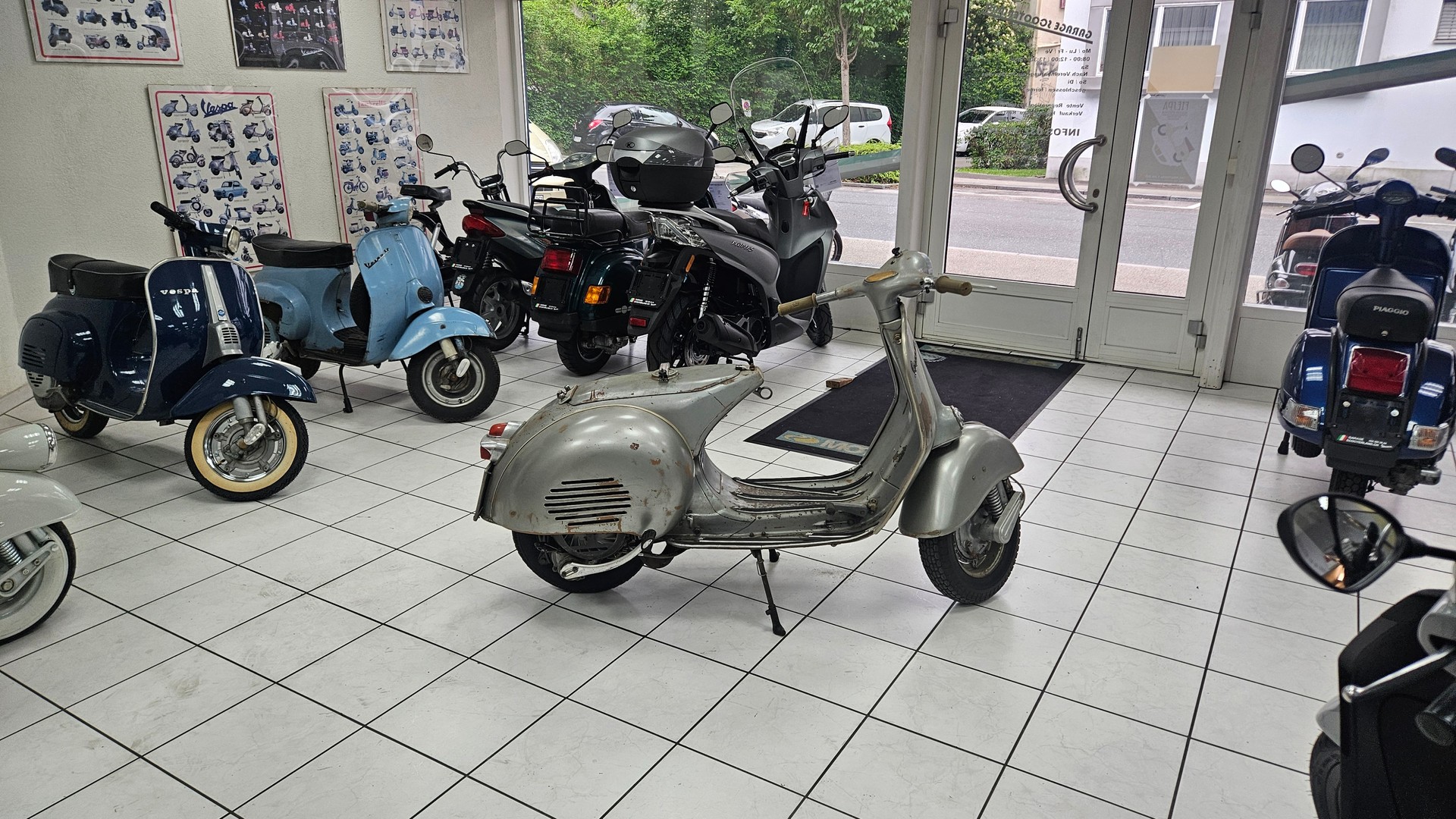 PIAGGIO Vespa 150 GS-image-3