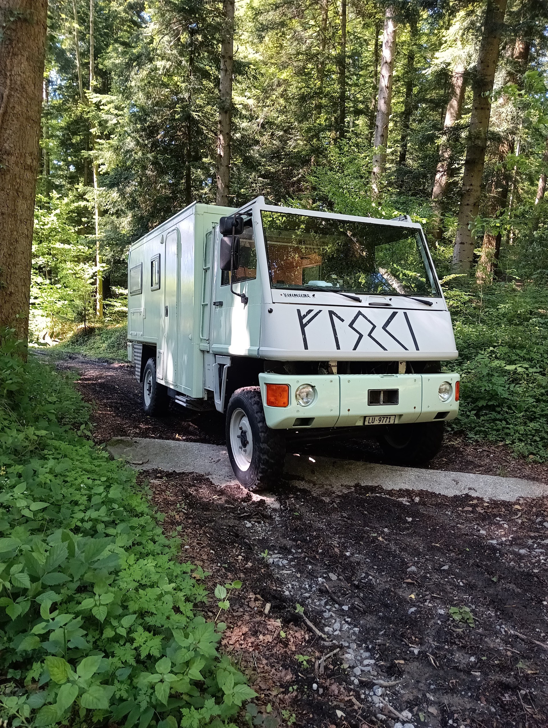 BUCHER Duro 4x4