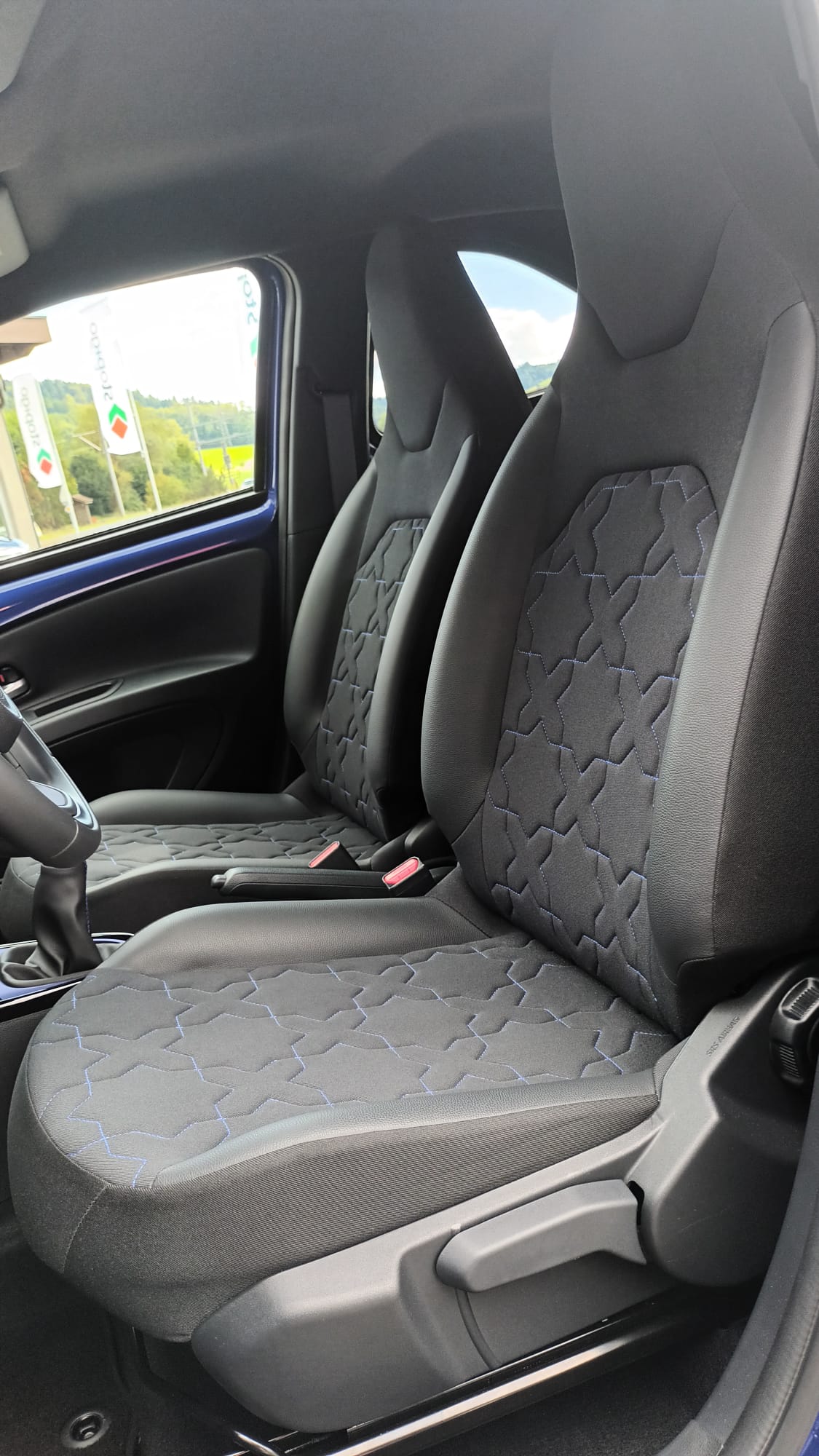 TOYOTA Aygo X 1.0 VVT-i Style-image-12