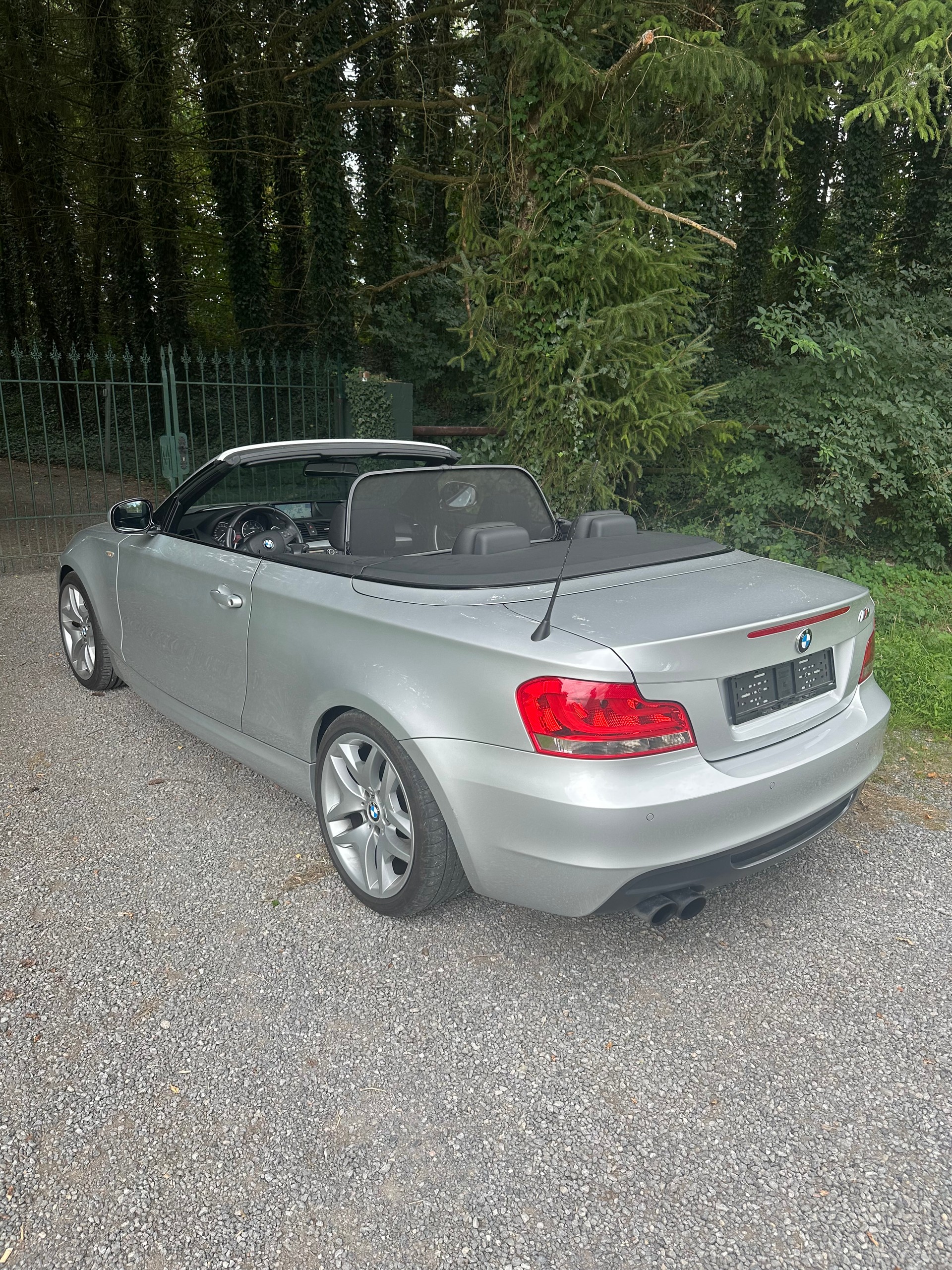 BMW 135i Cabrio DSG-image-1