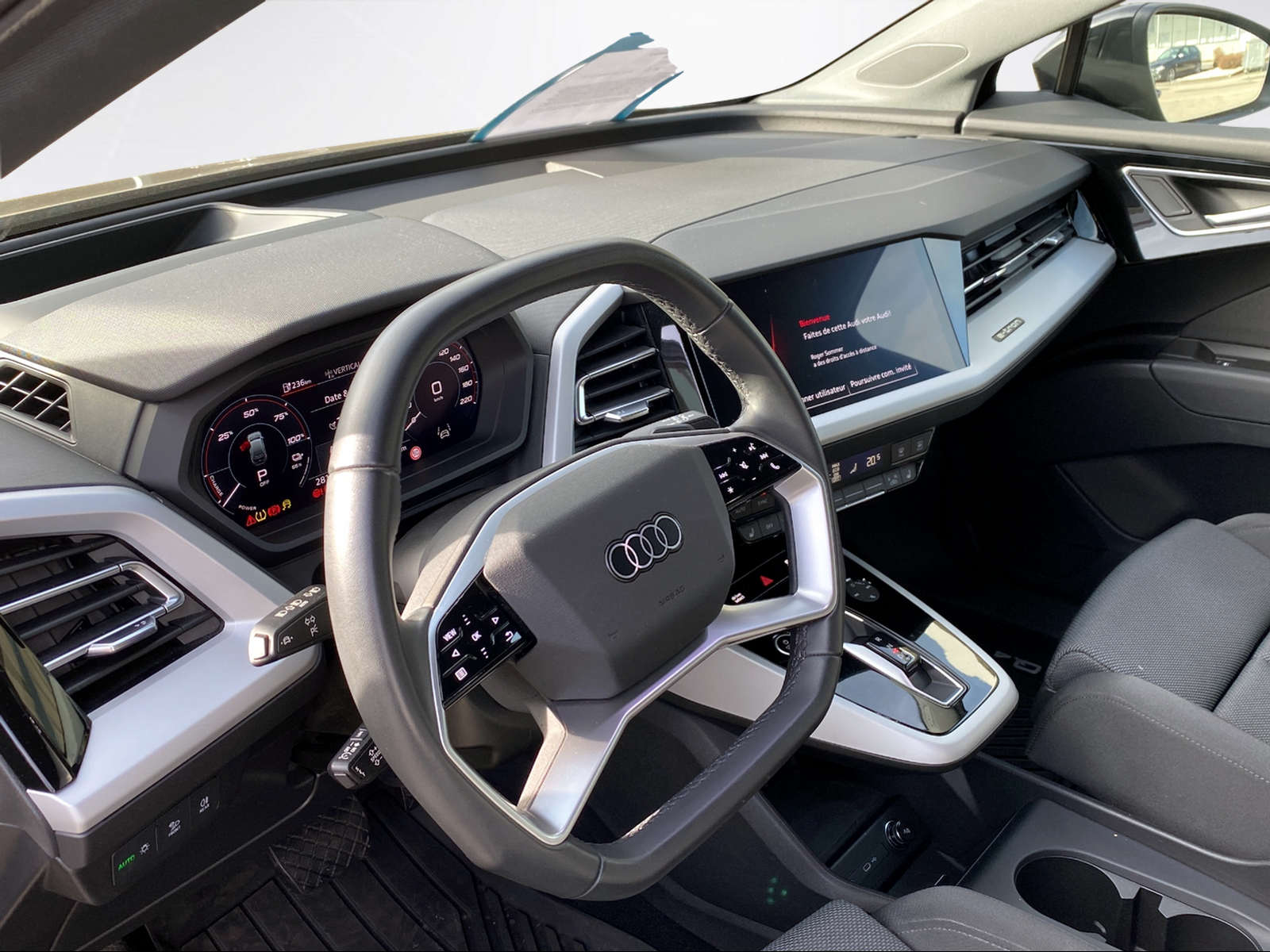 AUDI Q4 e-tron 45 quattro-image-3
