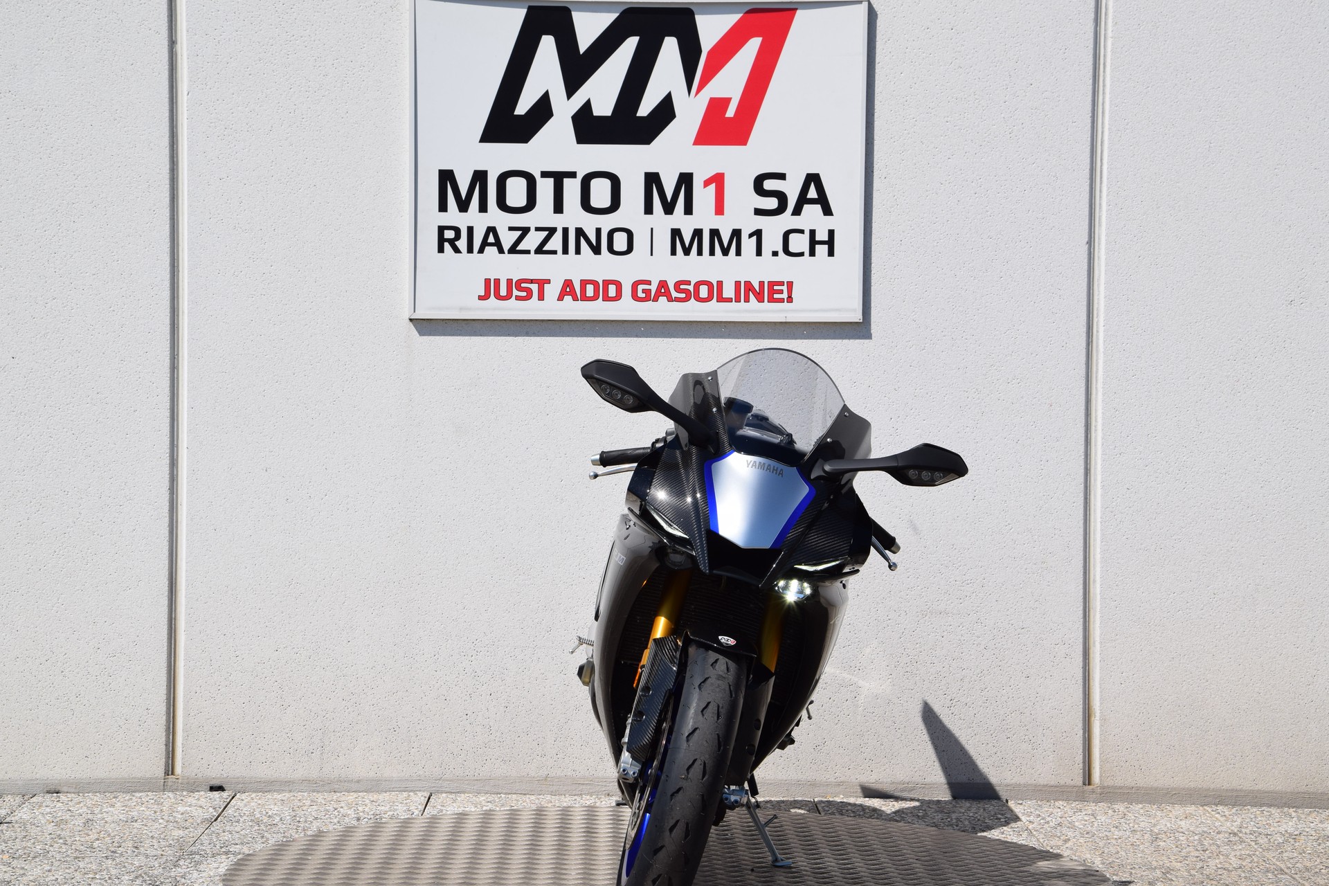 YAMAHA YZF-R1 M ABS-image-2