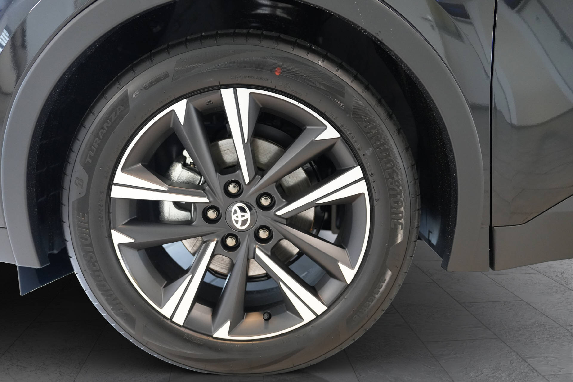 TOYOTA C-HR 1.8 HEV Swiss Edition-image-9