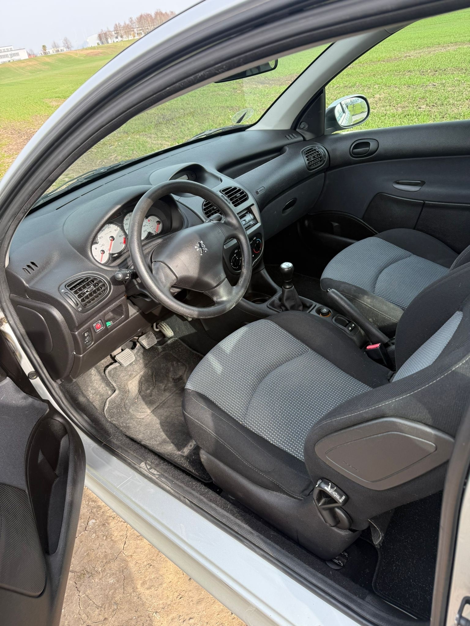 PEUGEOT 206 1.4 X-Line-image-8