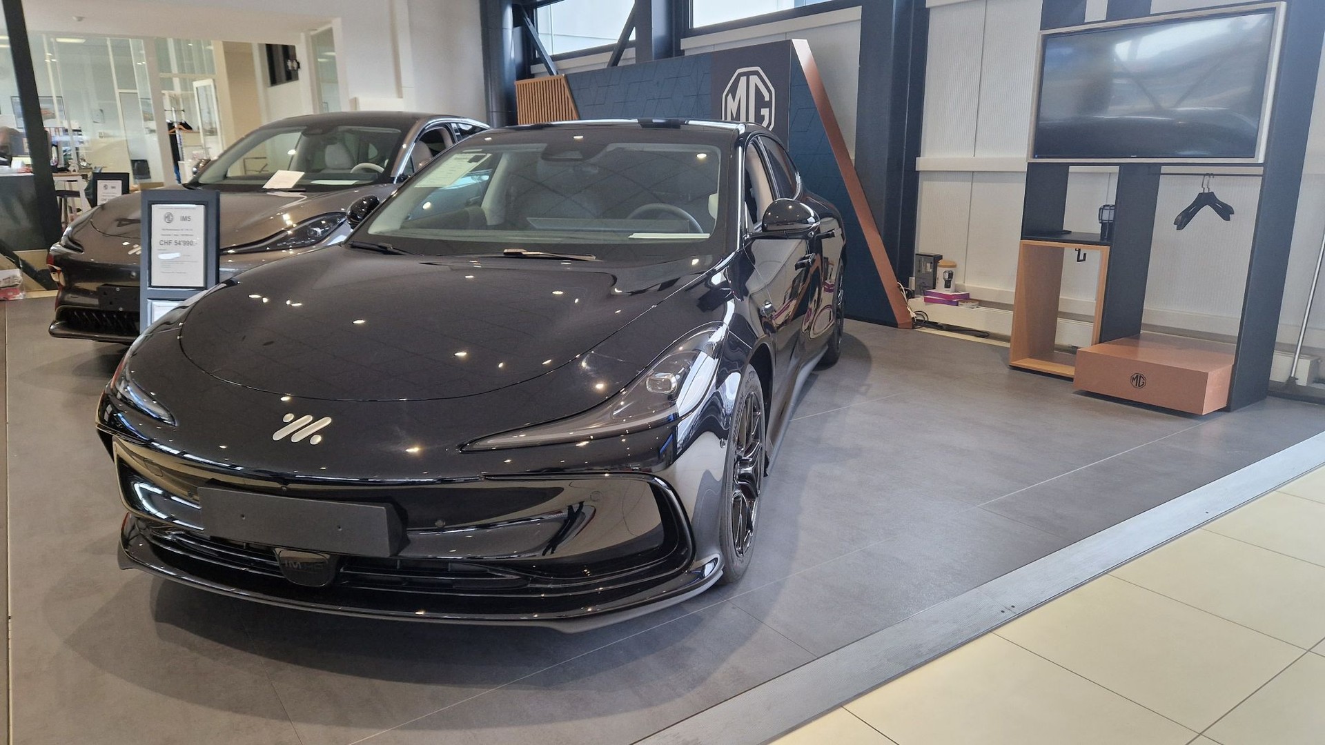MG IM5 100 kWh Performance 19"-showroom-element-1