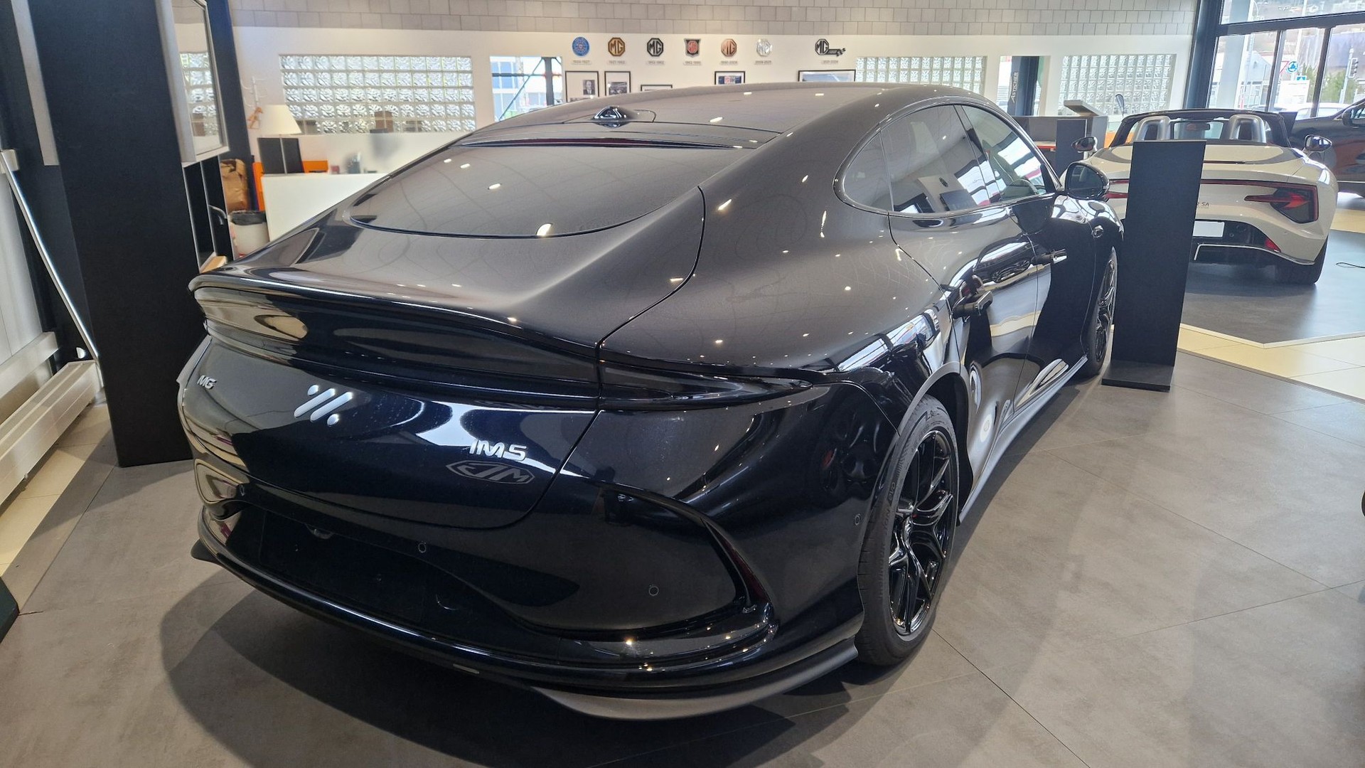 MG IM5 100 kWh Performance 19"-image-7