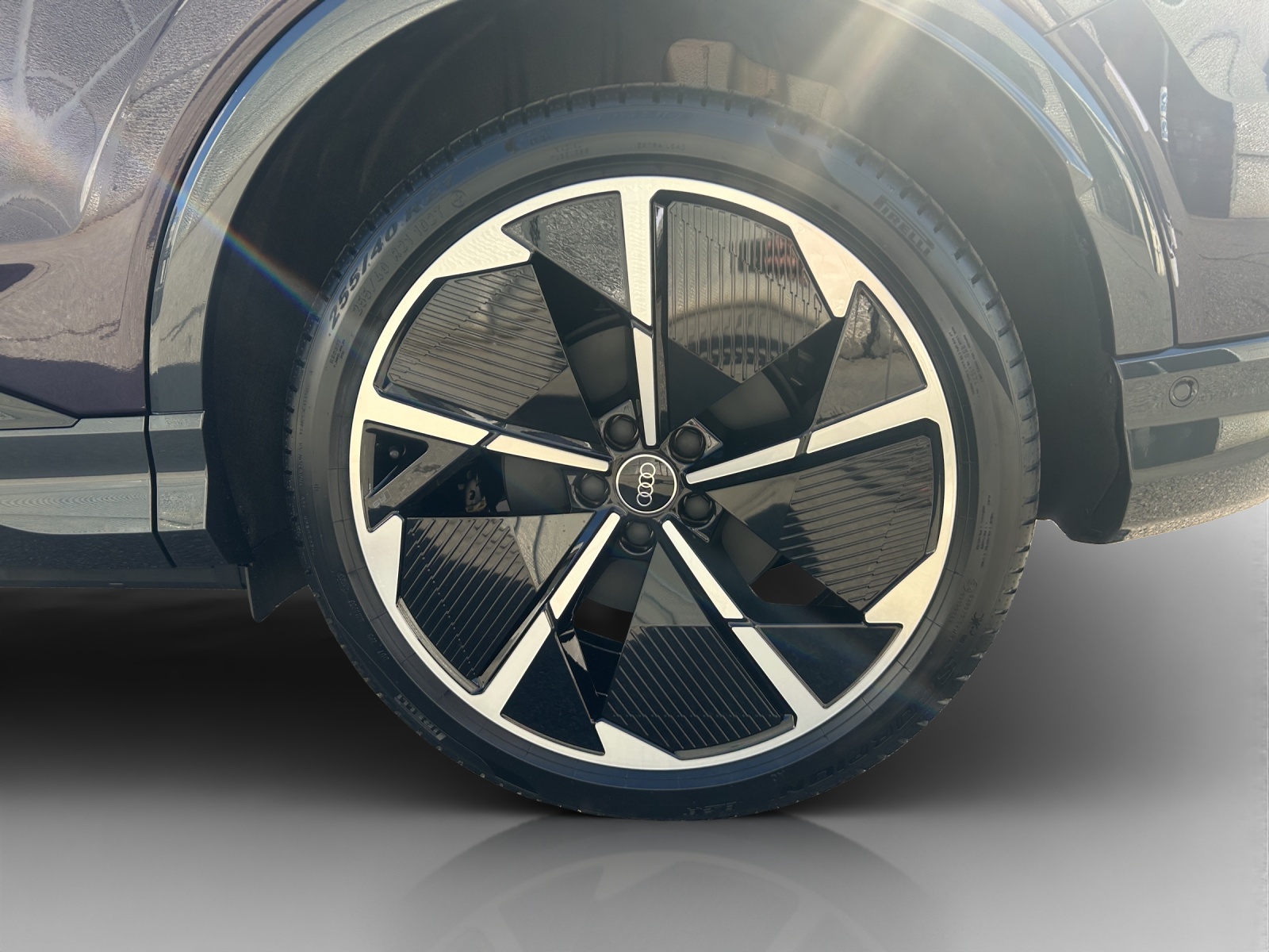 AUDI Q4 e-tron 45 Edition Swiss Ski quattro-image-13