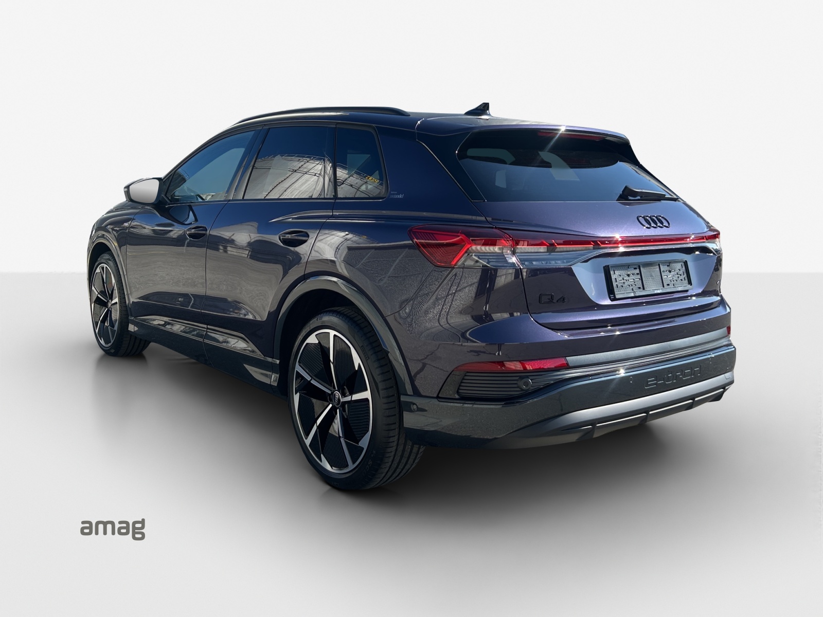 AUDI Q4 e-tron 45 Edition Swiss Ski quattro-showroom-element-2
