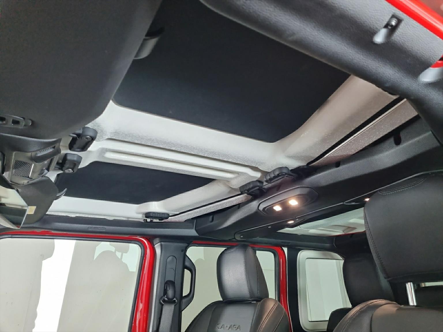 JEEP Wrangler Unl. 2.0 Sahara Facelift-image-10