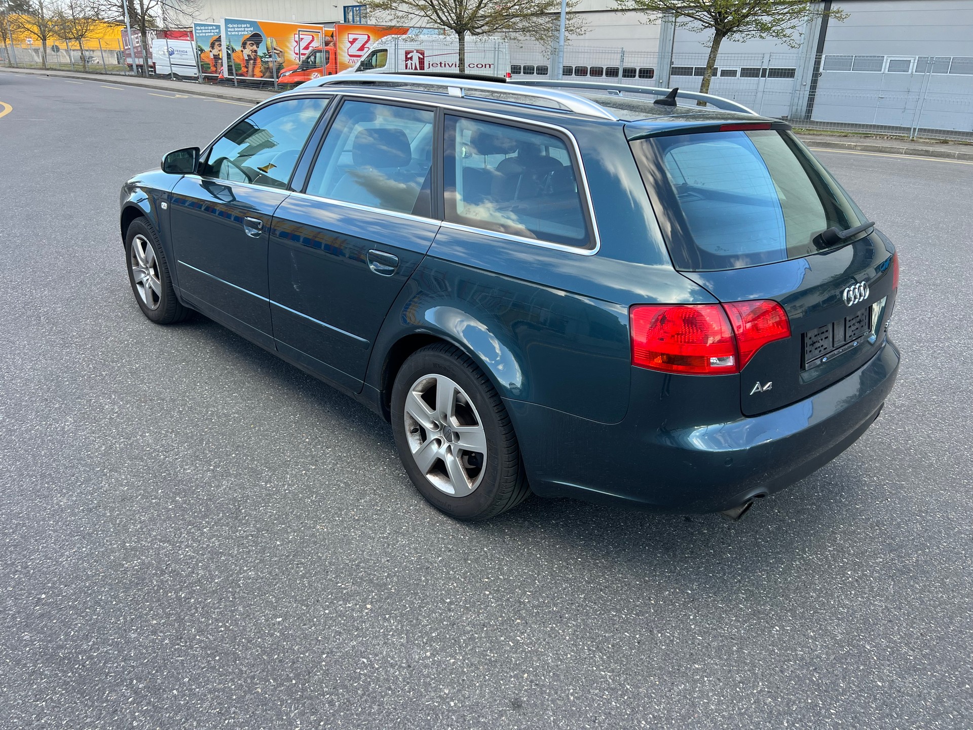 AUDI A4 Avant 2.0 Turbo FSI quattro-image-3