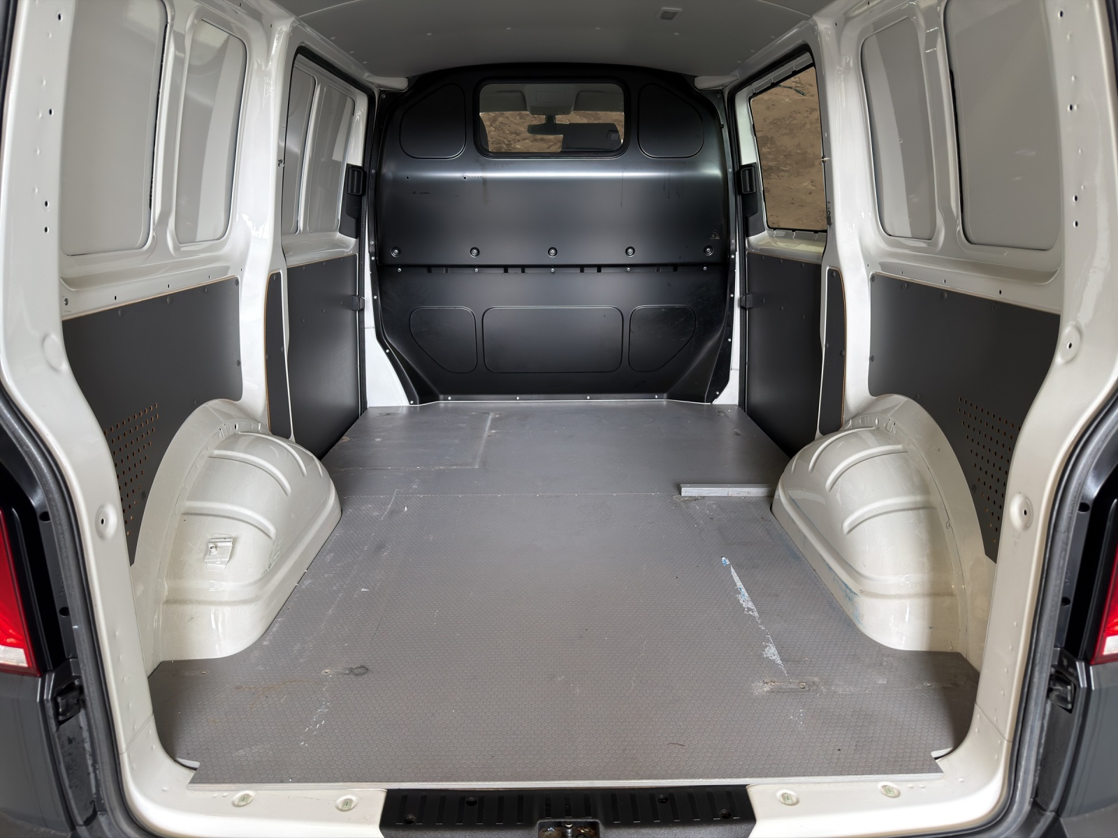 VW T6 Kaw. 3000 2.0 TDI 150 DSG, 150 PS-image-9