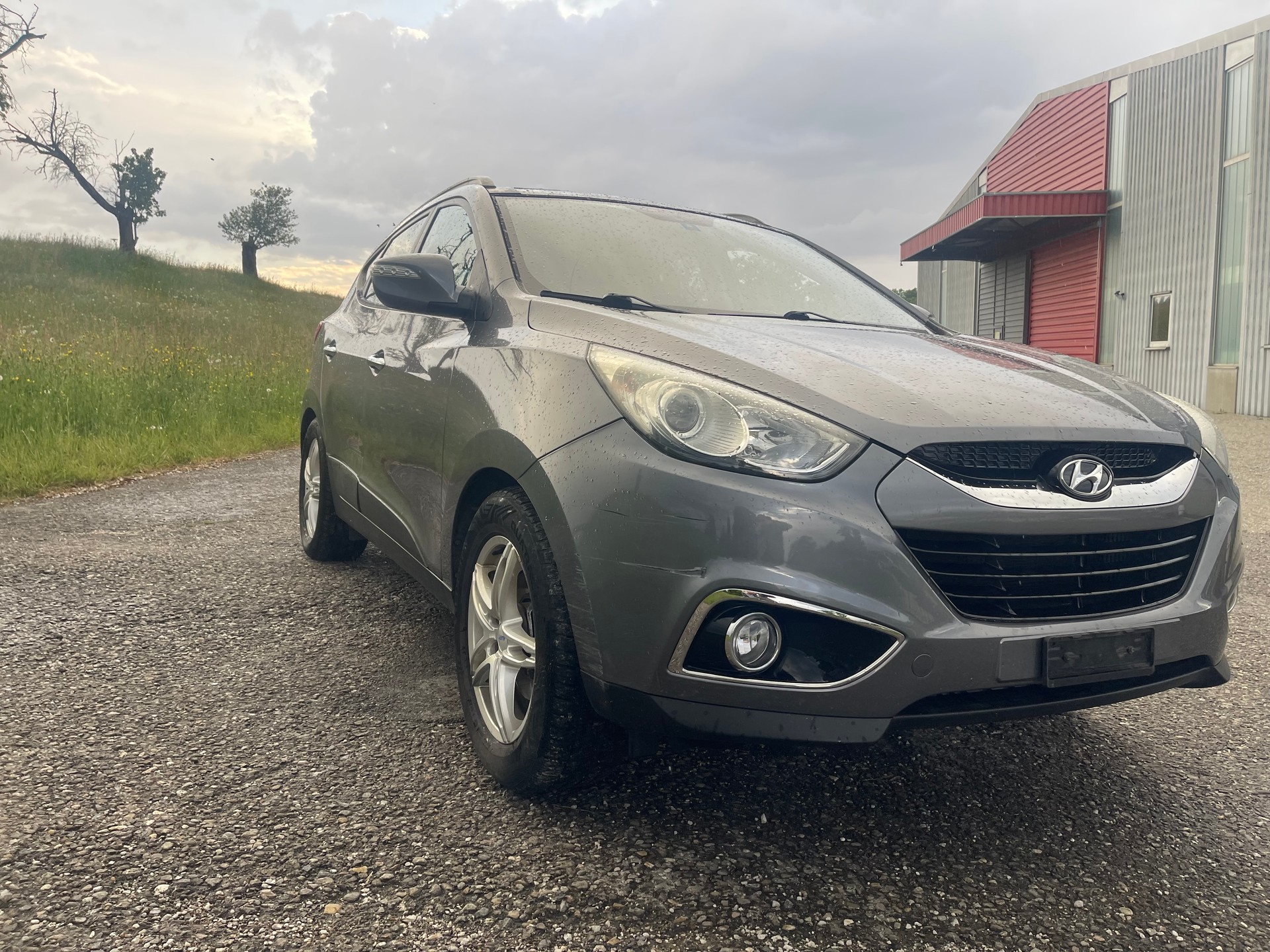 HYUNDAI iX 35 2.0 CRDi Premium 4WD Automatic-image-2