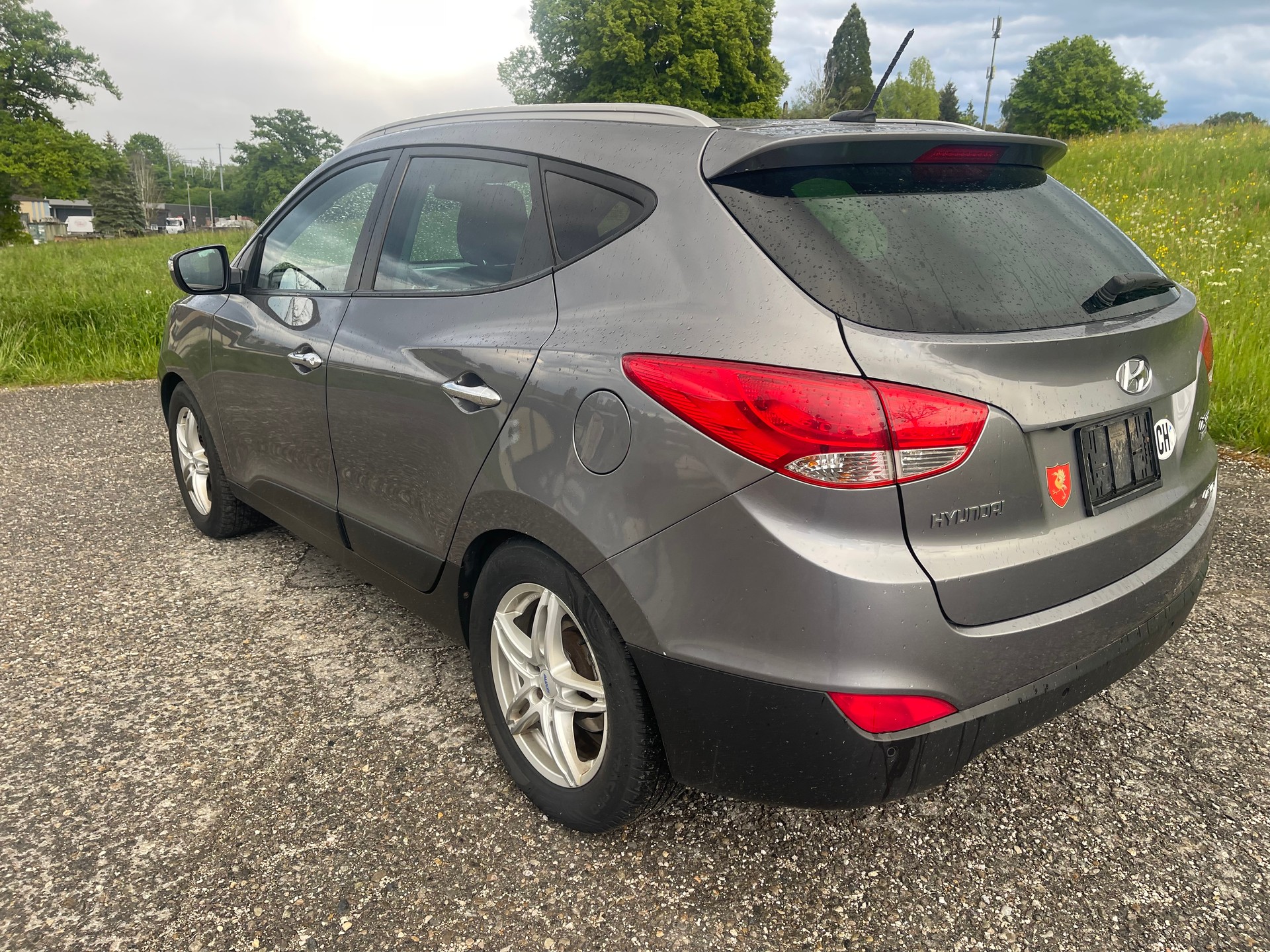 HYUNDAI iX 35 2.0 CRDi Premium 4WD Automatic-image-7