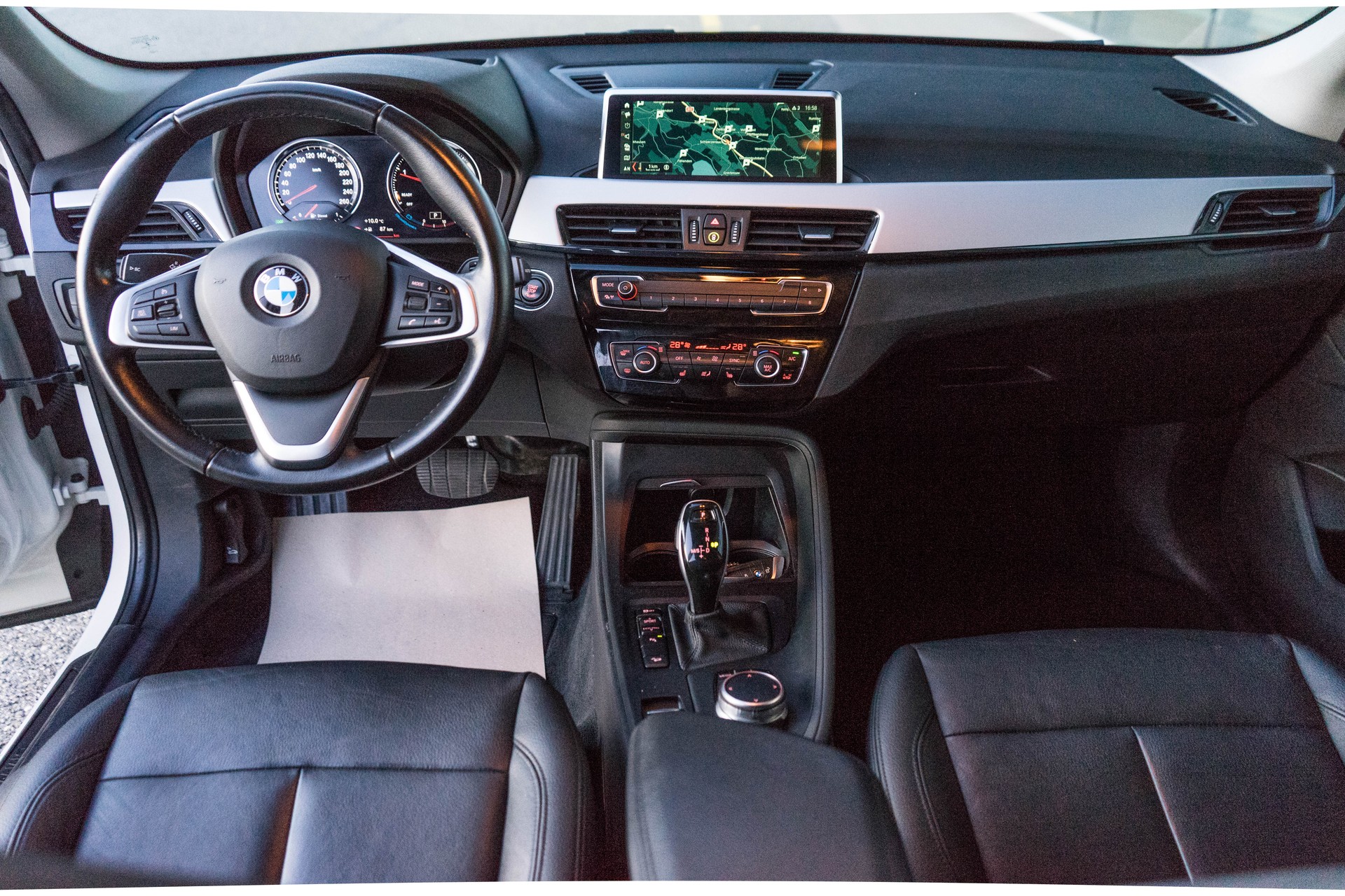 BMW X1 xDrive 18d Sport Line Steptronic-image-9