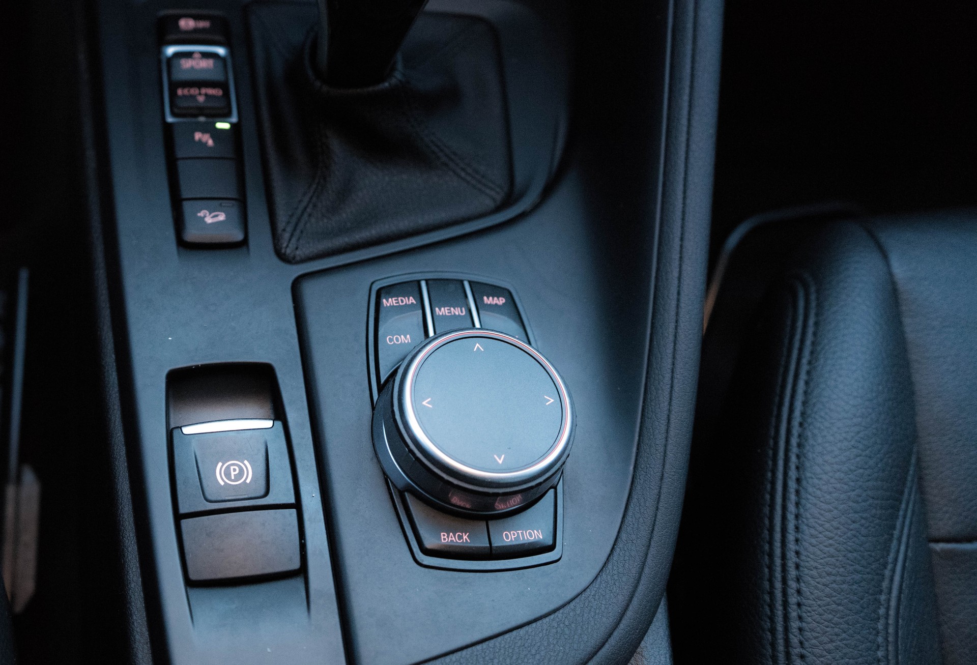 BMW X1 xDrive 18d Sport Line Steptronic-image-16