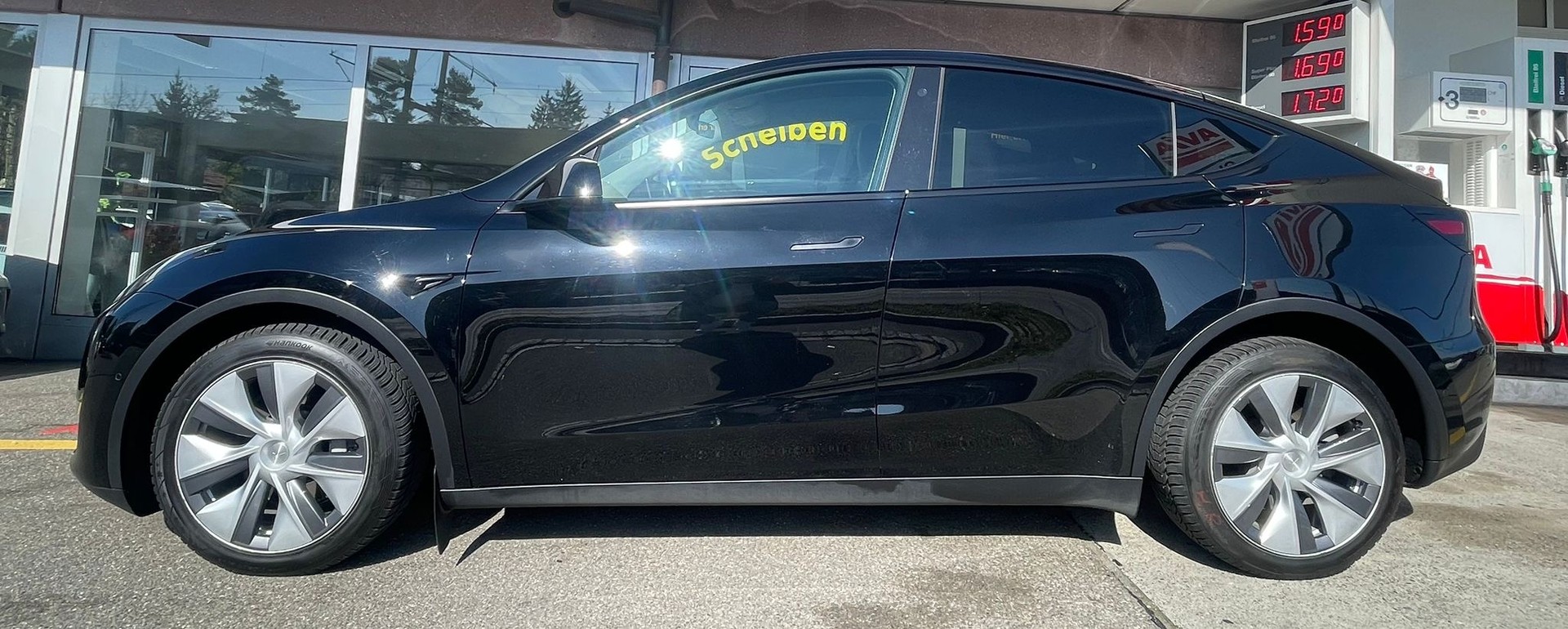 TESLA Model Y Long Range 533 km (WLTP) 514PS All Black CH-Auto Werksgarantie