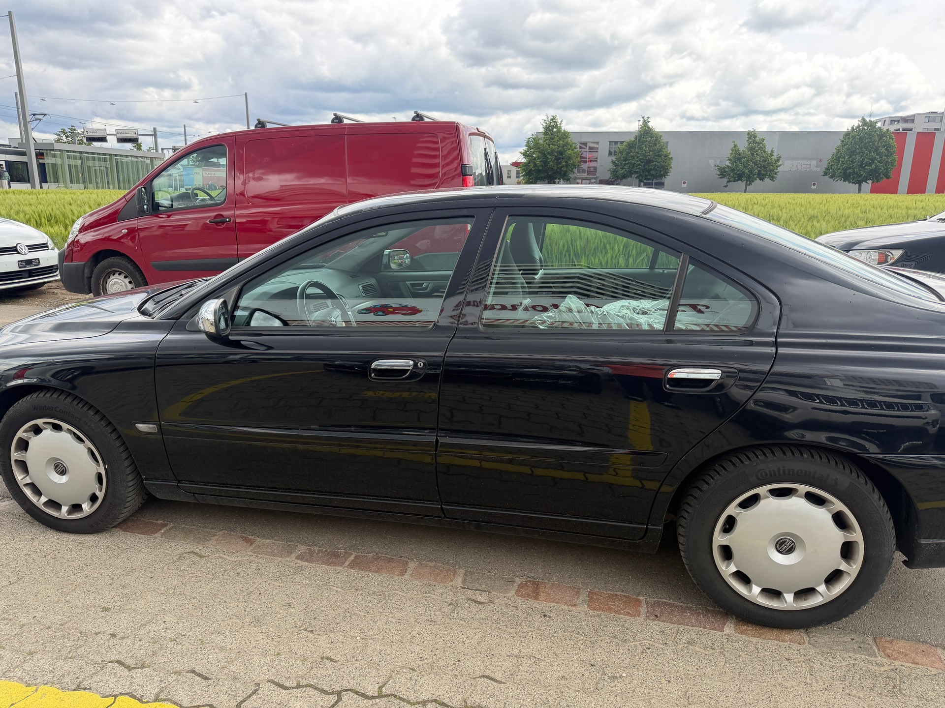 VOLVO S60 2.5T Momentum-image-4
