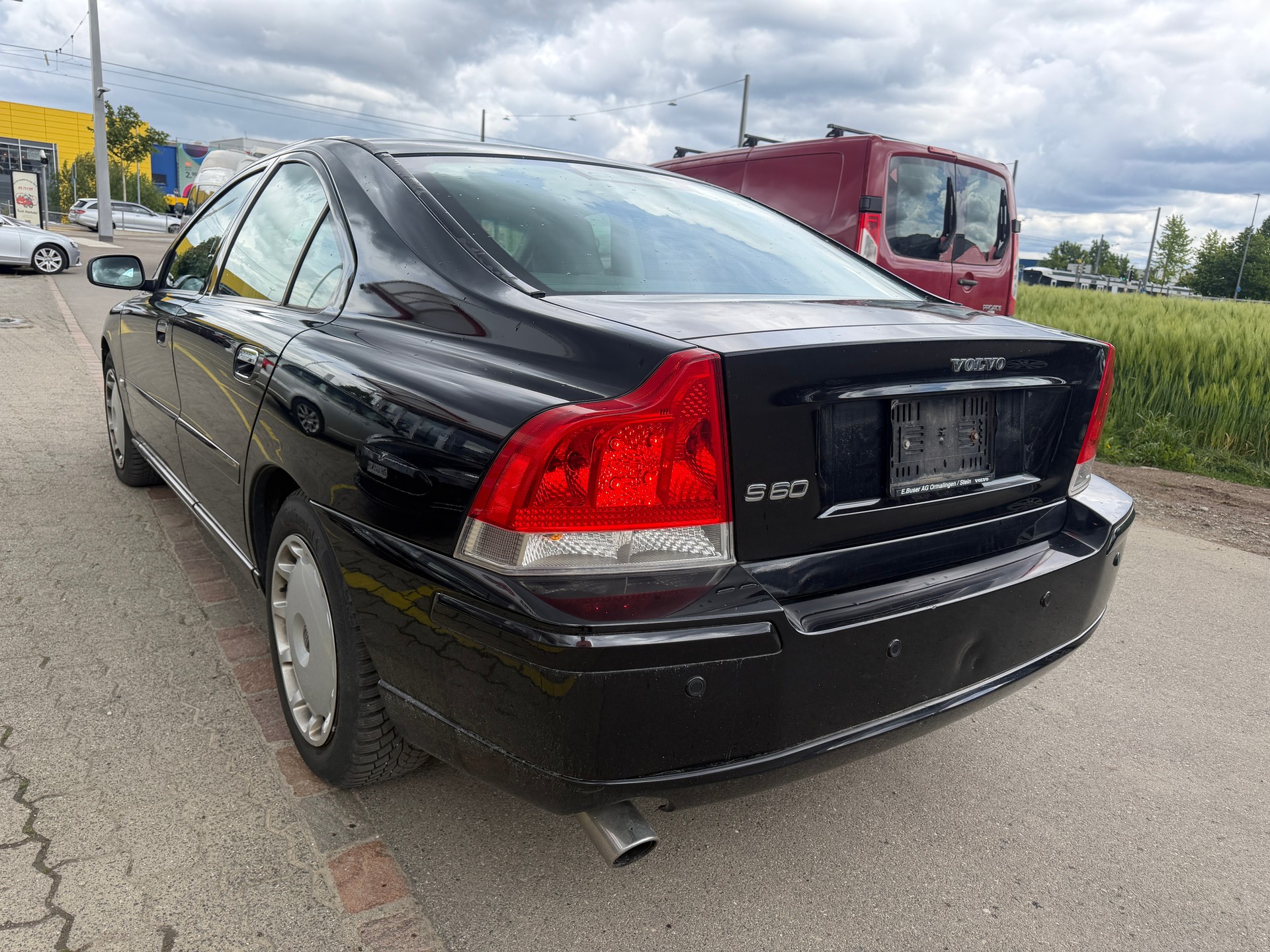 VOLVO S60 2.5T Momentum-image-6