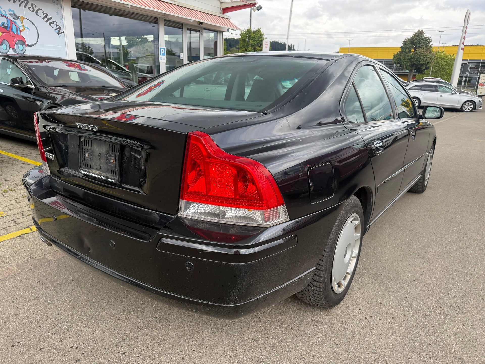 VOLVO S60 2.5T Momentum-image-7