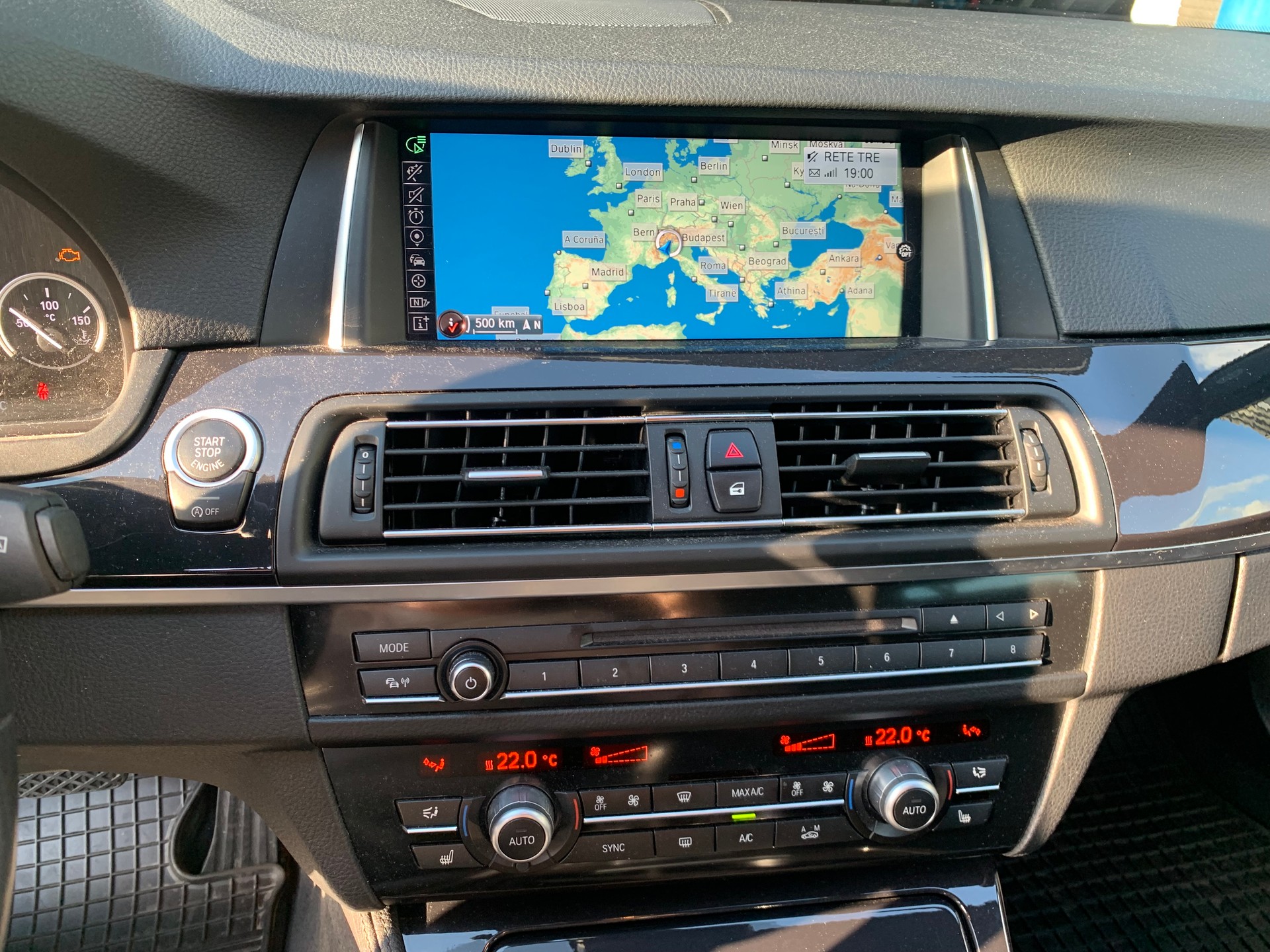 BMW 520d Touring xDrive Luxury Line Steptronic-image-10