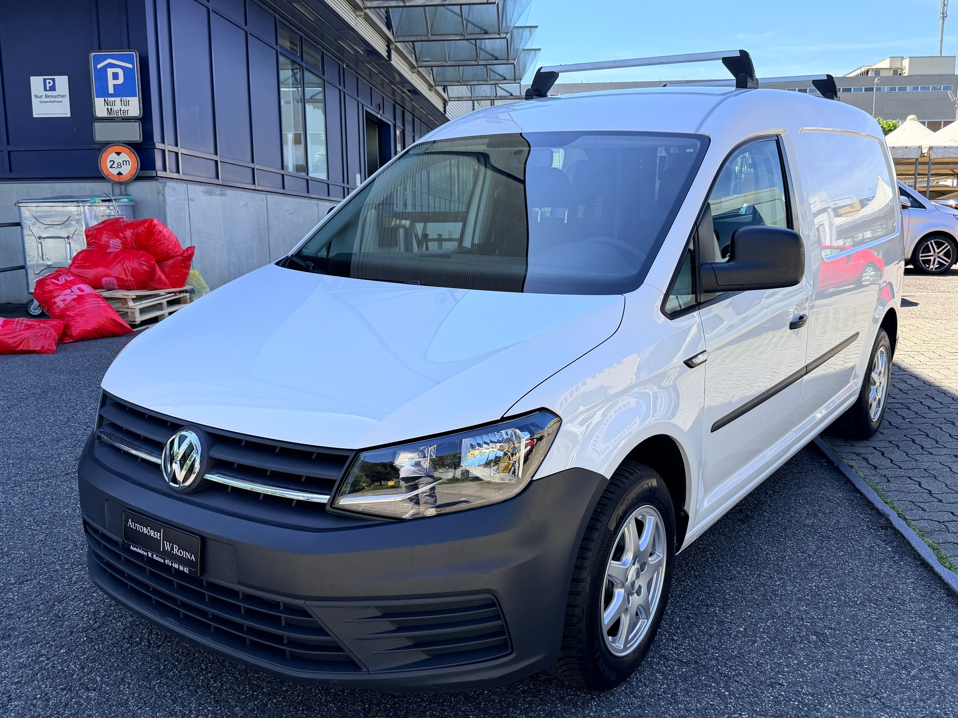 VW Caddy Maxi 1.0TSI BlueMotion Technology-image-6