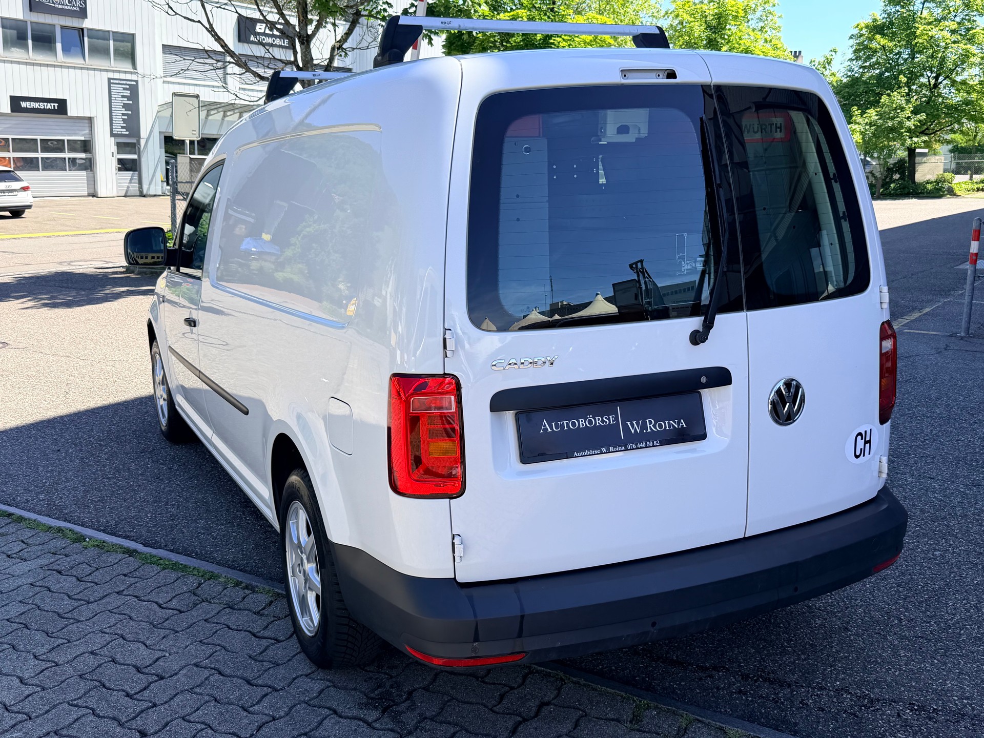 VW Caddy Maxi 1.0TSI BlueMotion Technology-image-4