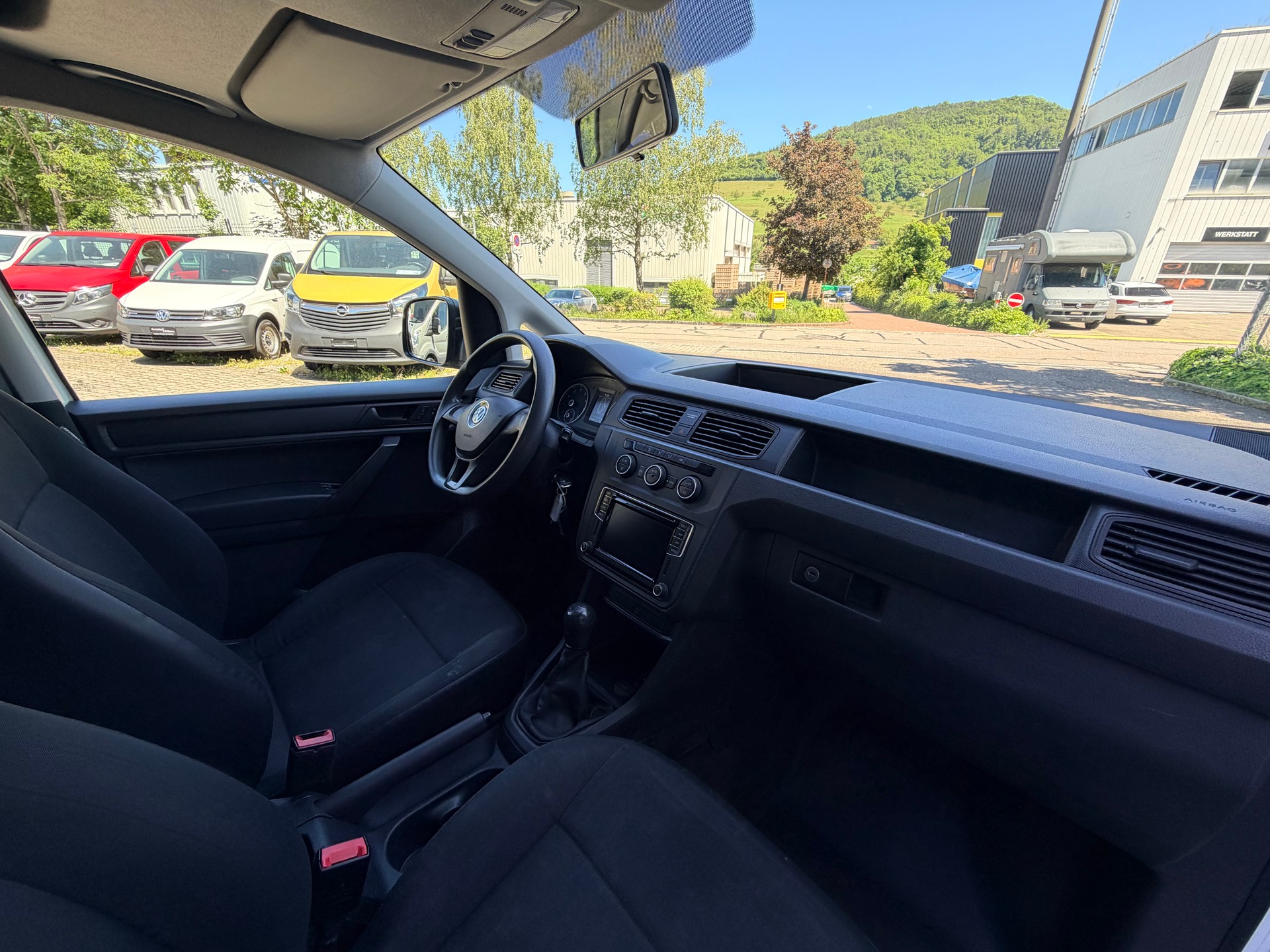 VW Caddy Maxi 1.0TSI BlueMotion Technology-image-8